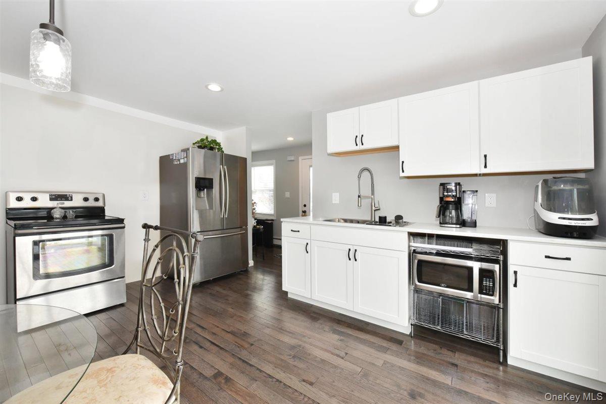 #7 photo, 3 Berryhill Lane, Bethpage , NY 11714