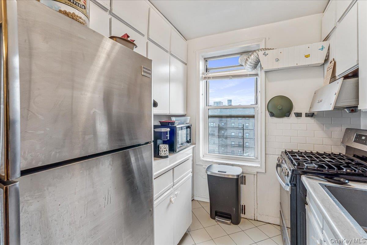 #10 photo, 65-74 Saunders Street, Rego Park , NY 11374