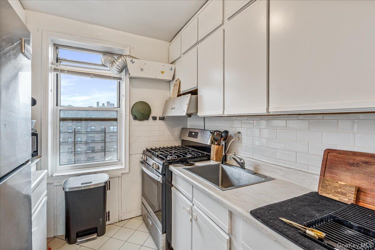 #9 photo, 65-74 Saunders Street, Rego Park , NY 11374