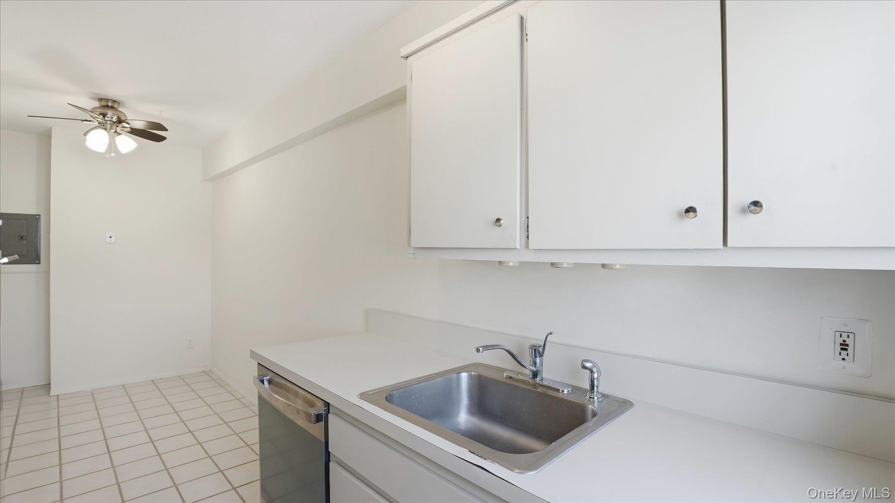 #11 photo, 200 Atlantic Avenue, Lynbrook , NY 11563