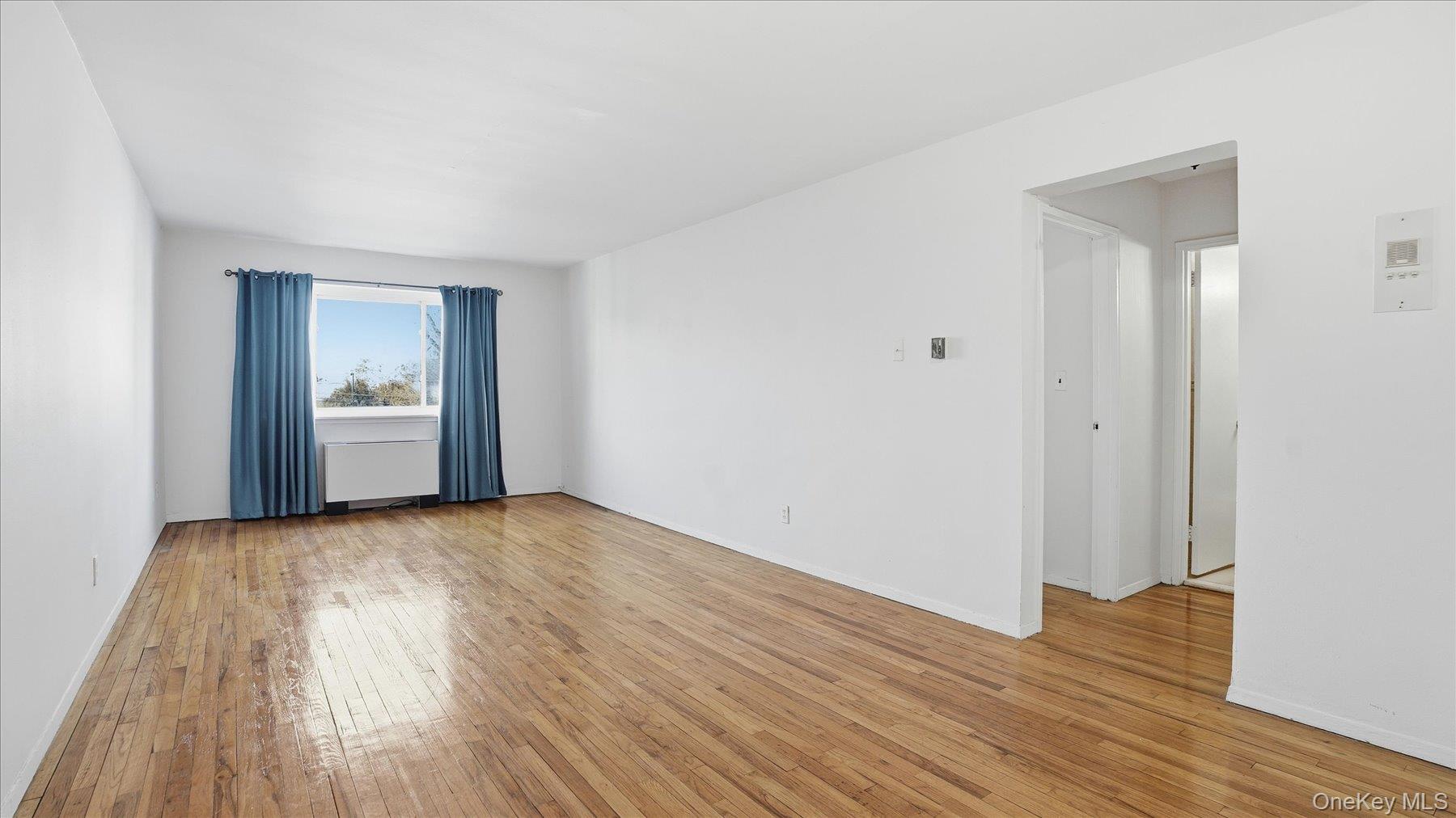 #7 photo, 200 Atlantic Avenue, Lynbrook , NY 11563