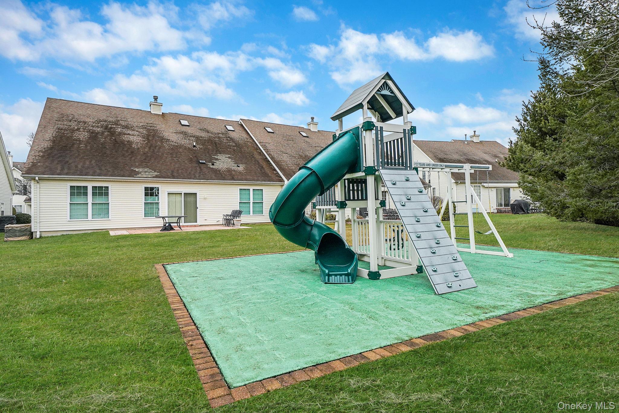 #17 photo, 109 Constantine Way, Mount Sinai , NY 11766