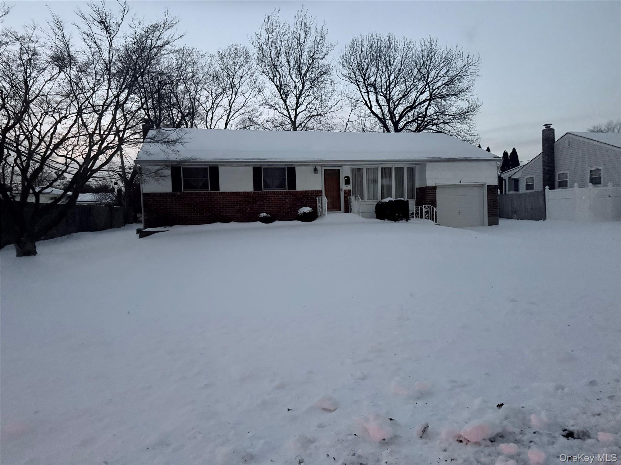 #1 photo, 9 Hayrick Lane, Commack , NY 11725