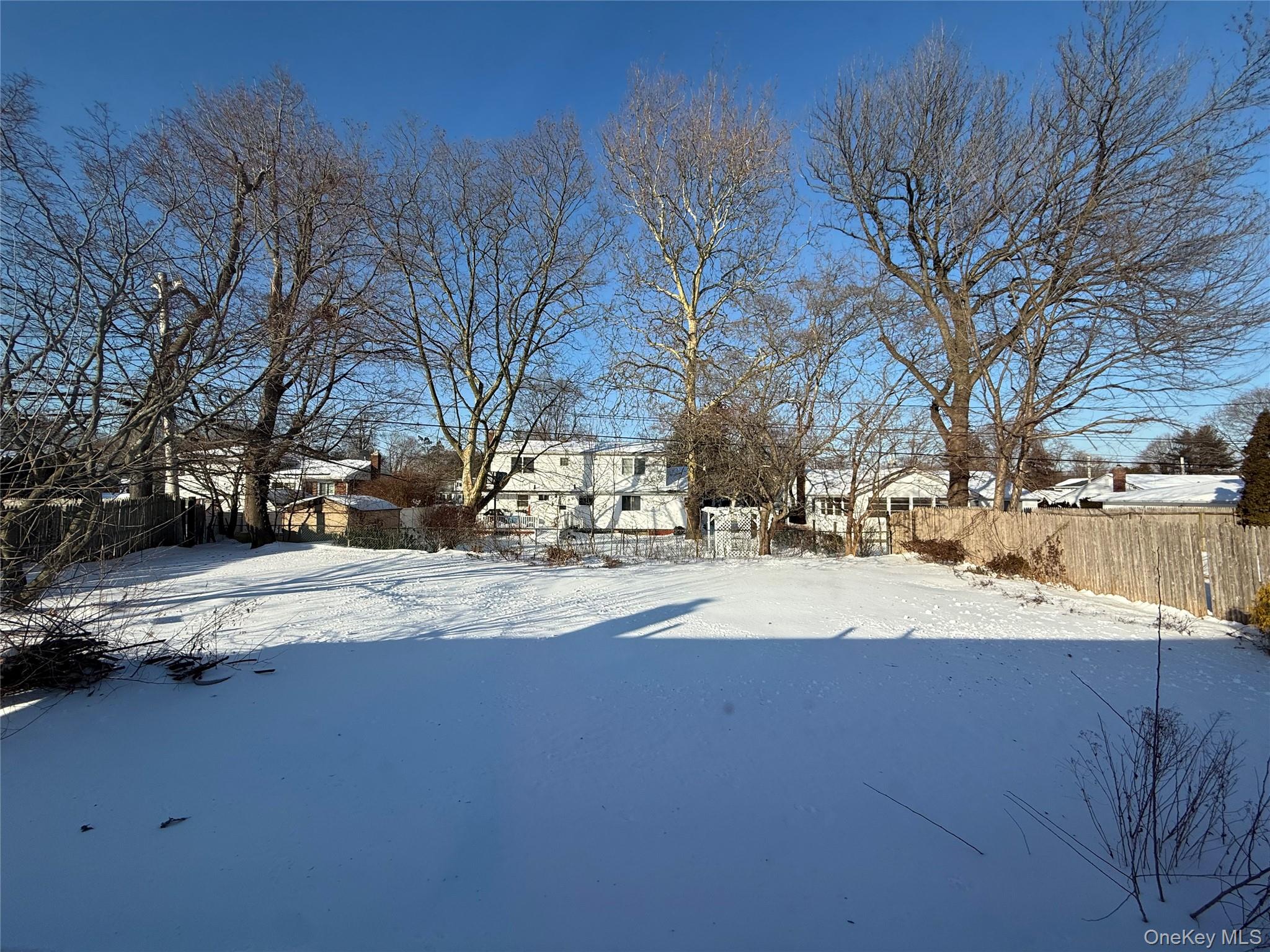 #16 photo, 9 Hayrick Lane, Commack , NY 11725