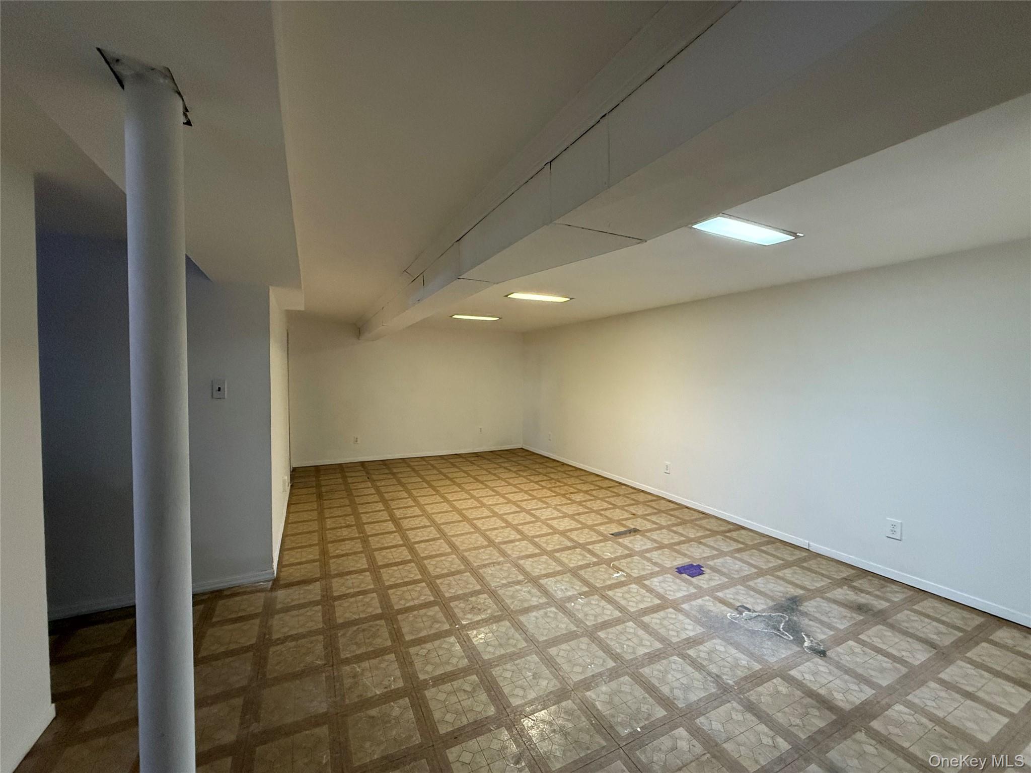 #17 photo, 9 Hayrick Lane, Commack , NY 11725