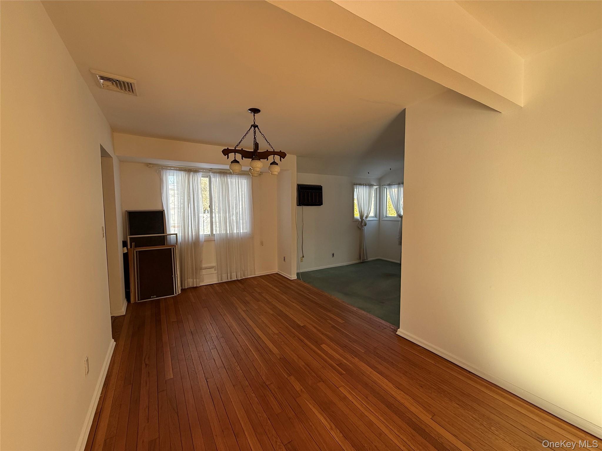 #4 photo, 9 Hayrick Lane, Commack , NY 11725