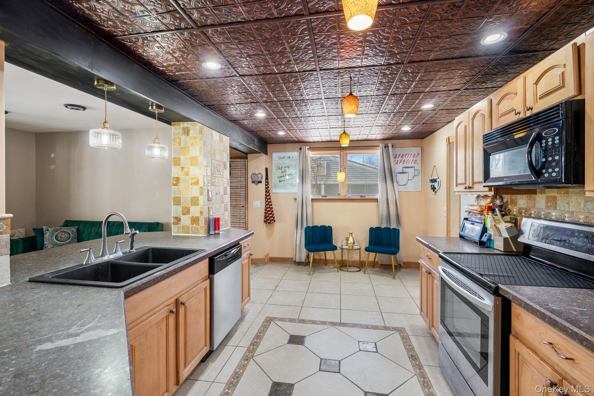 #1 photo, 42 Beechwood Park, Poughkeepsie , NY 12601