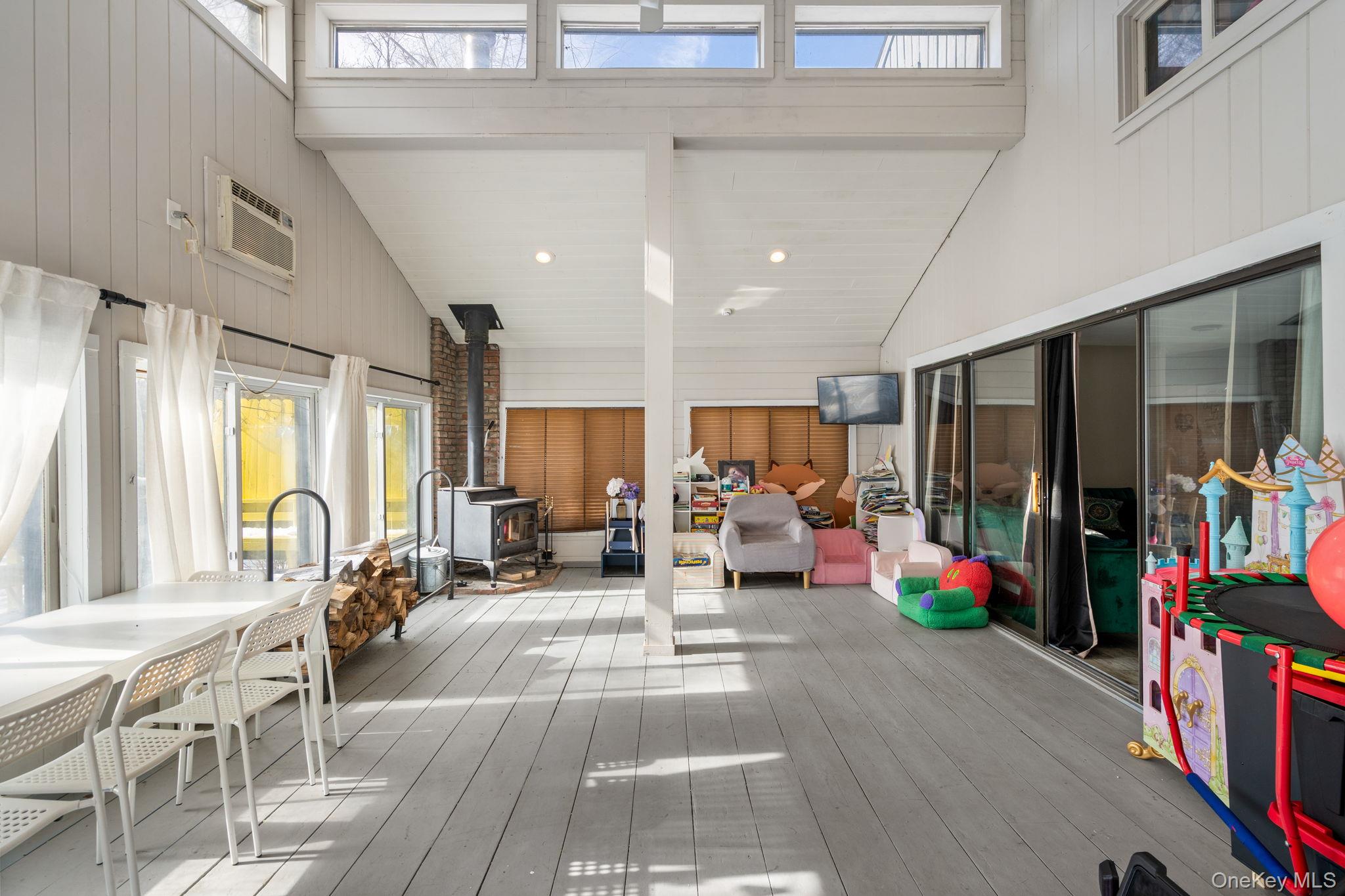 #11 photo, 42 Beechwood Park, Poughkeepsie , NY 12601