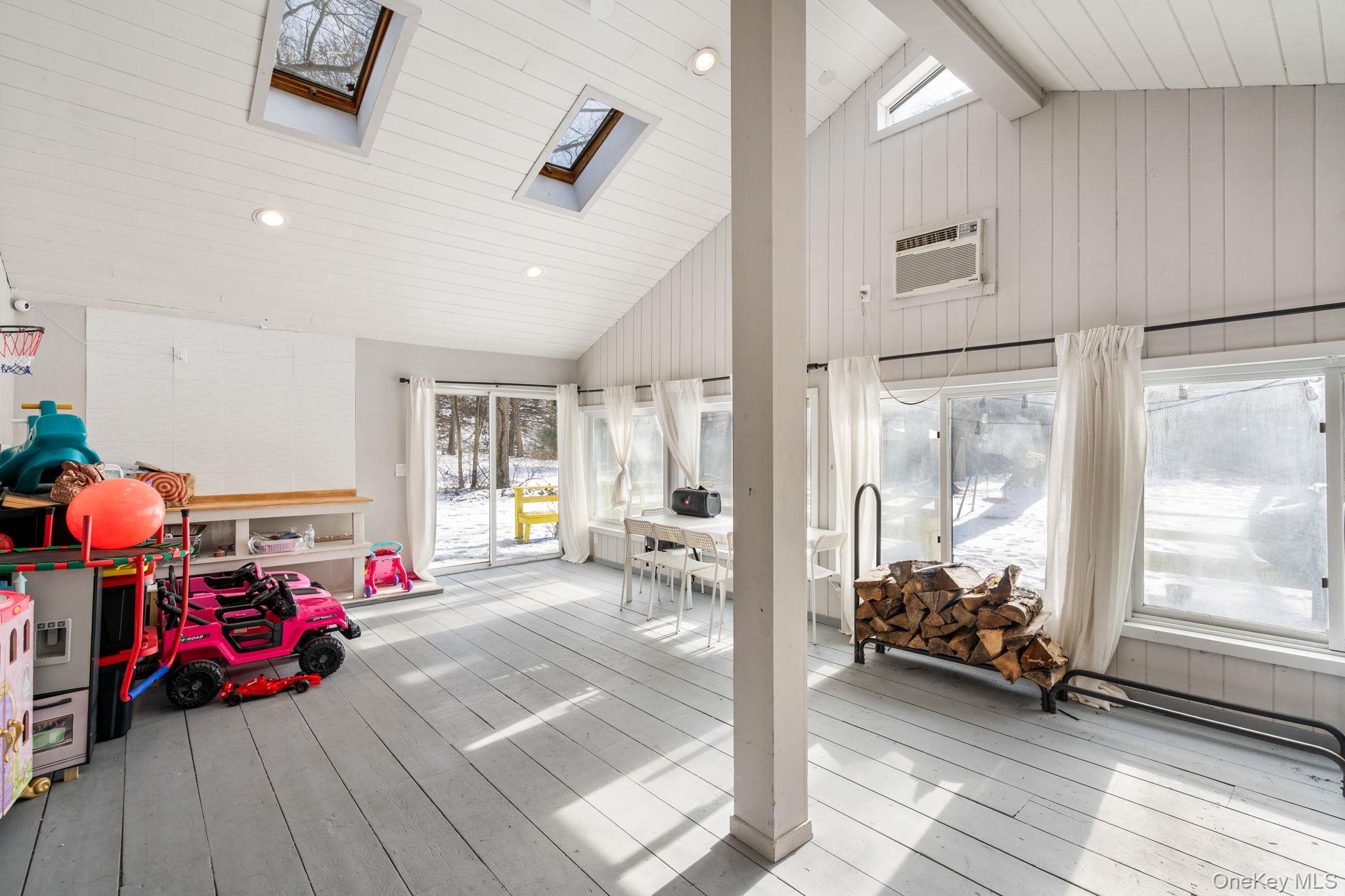 #9 photo, 42 Beechwood Park, Poughkeepsie , NY 12601