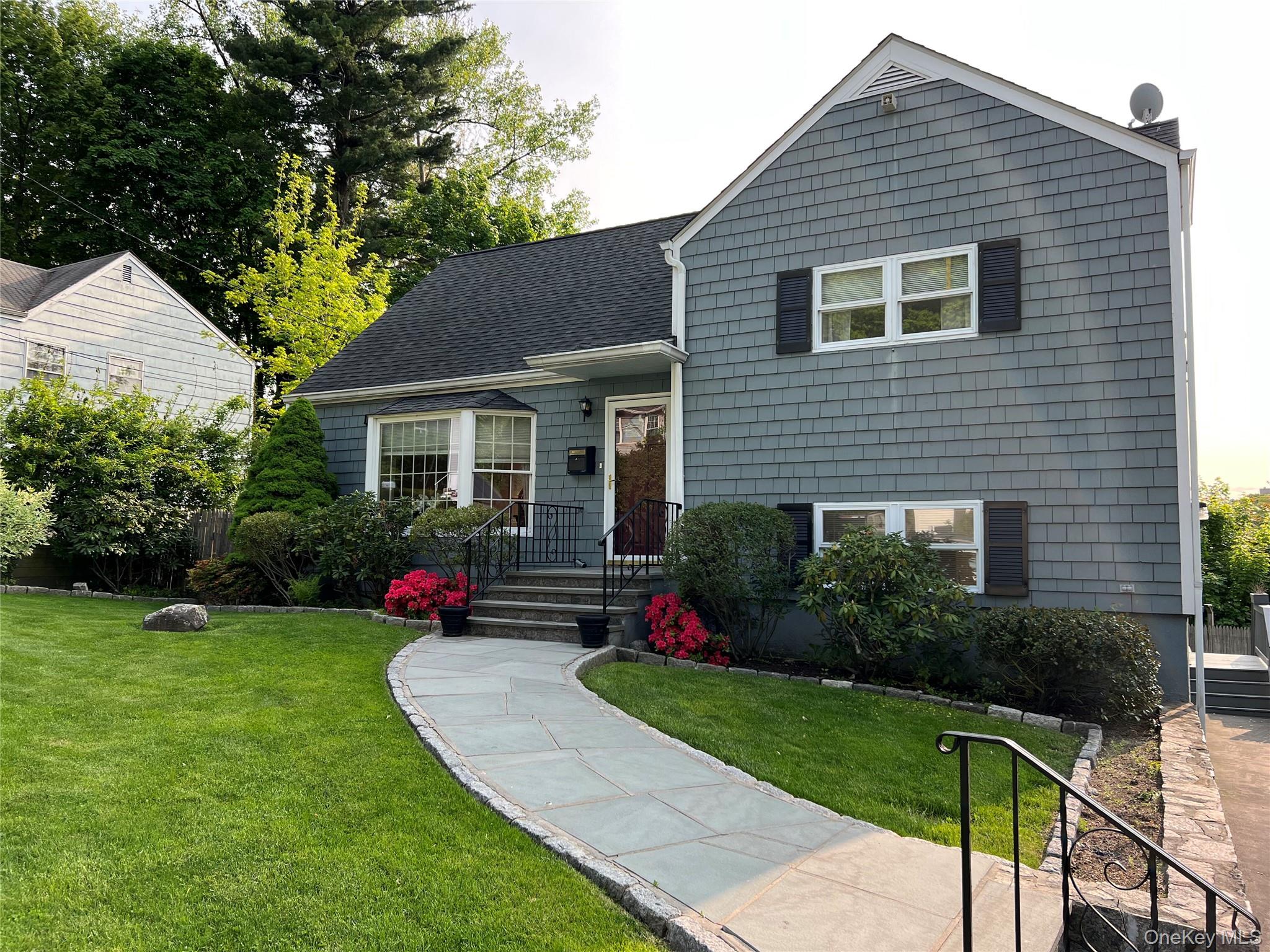 #2 photo, 8 Montrose Road, Yonkers , NY 10710