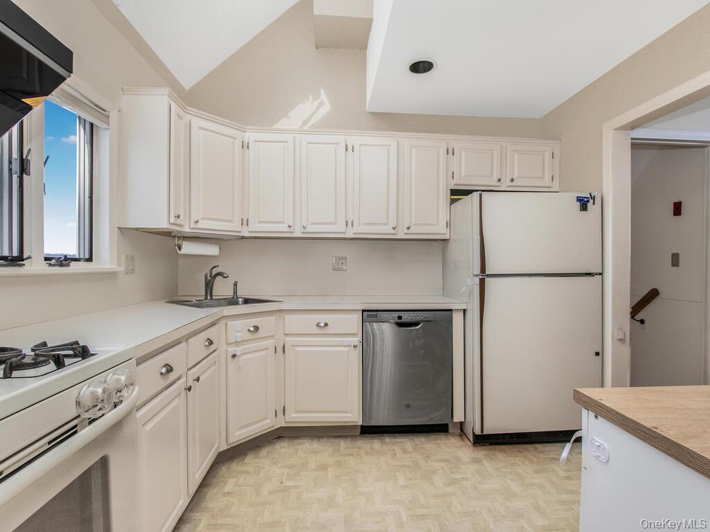 #7 photo, 8 Montrose Road, Yonkers , NY 10710