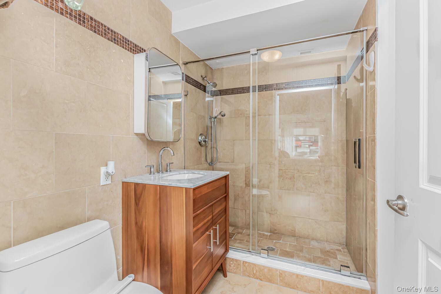 #6 photo, 1490 Outlook Avenue, Bronx , NY 10465