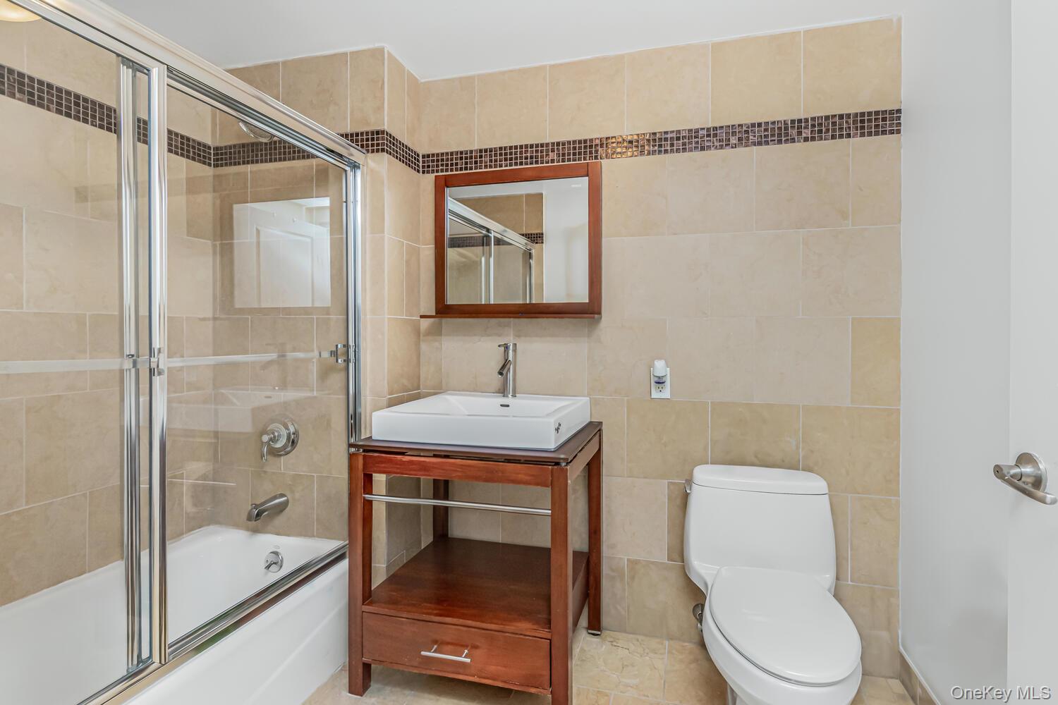 #7 photo, 1490 Outlook Avenue, Bronx , NY 10465