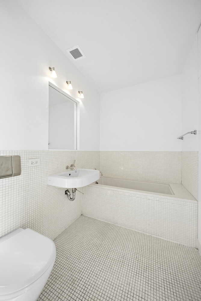 #13 photo, 245 7TH Avenue, Chelsea , NY 10001