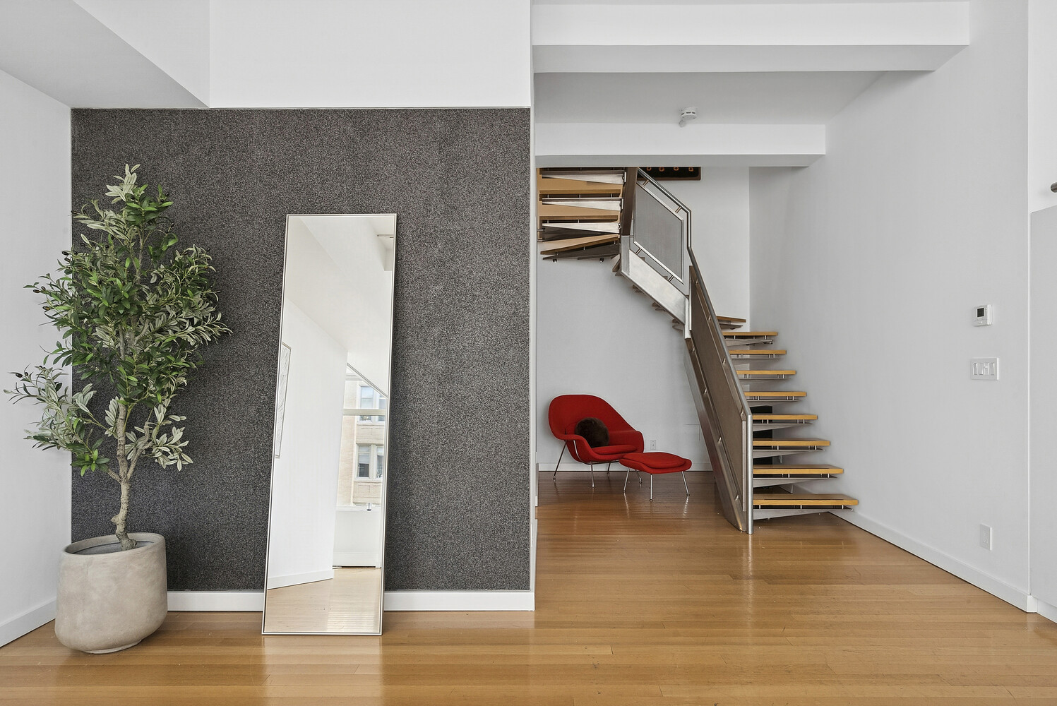 #17 photo, 245 7TH Avenue, Chelsea , NY 10001