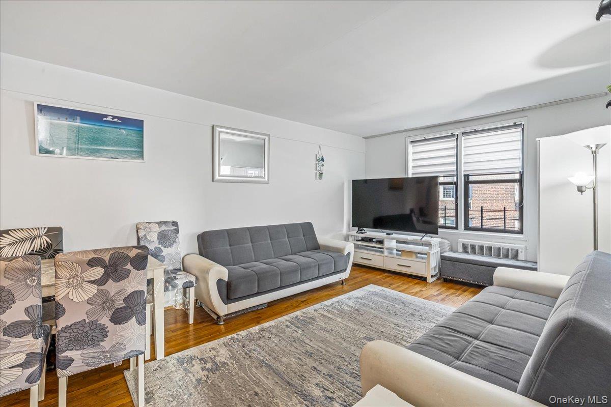 #5 photo, 50-21 39th Place, Sunnyside , NY 11104