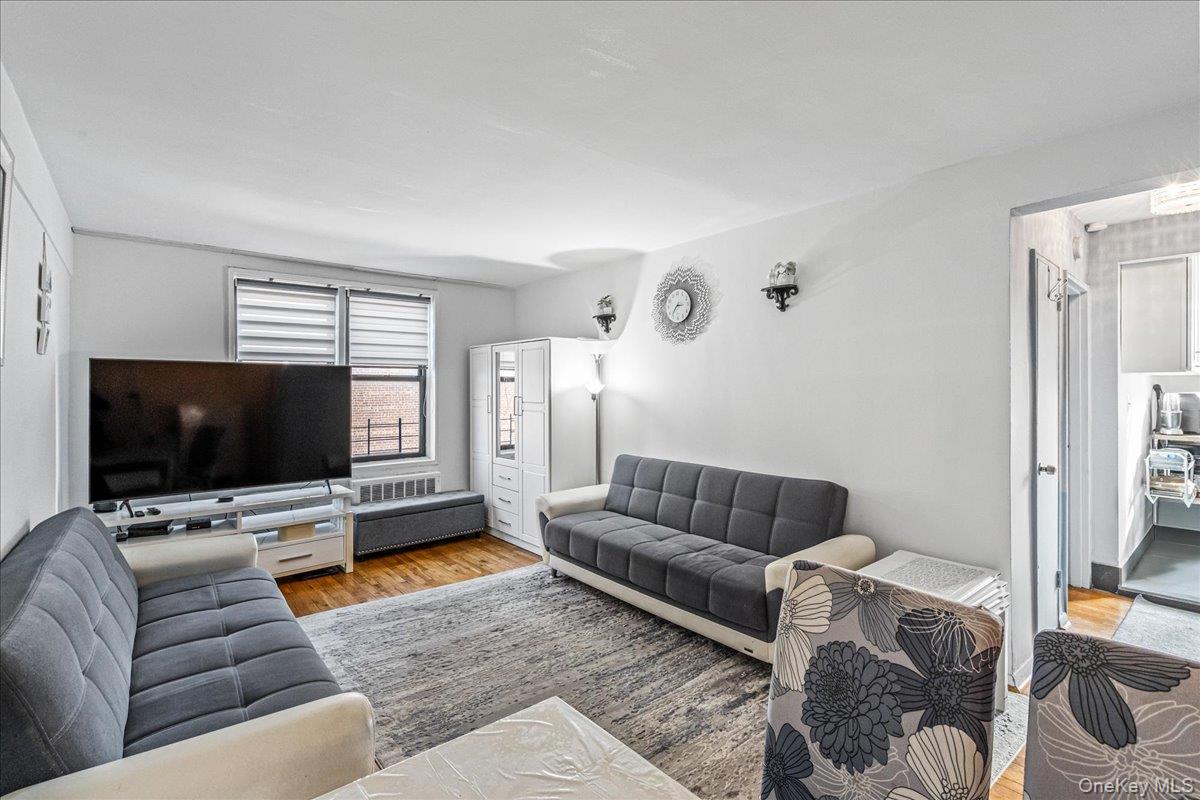 #8 photo, 50-21 39th Place, Sunnyside , NY 11104