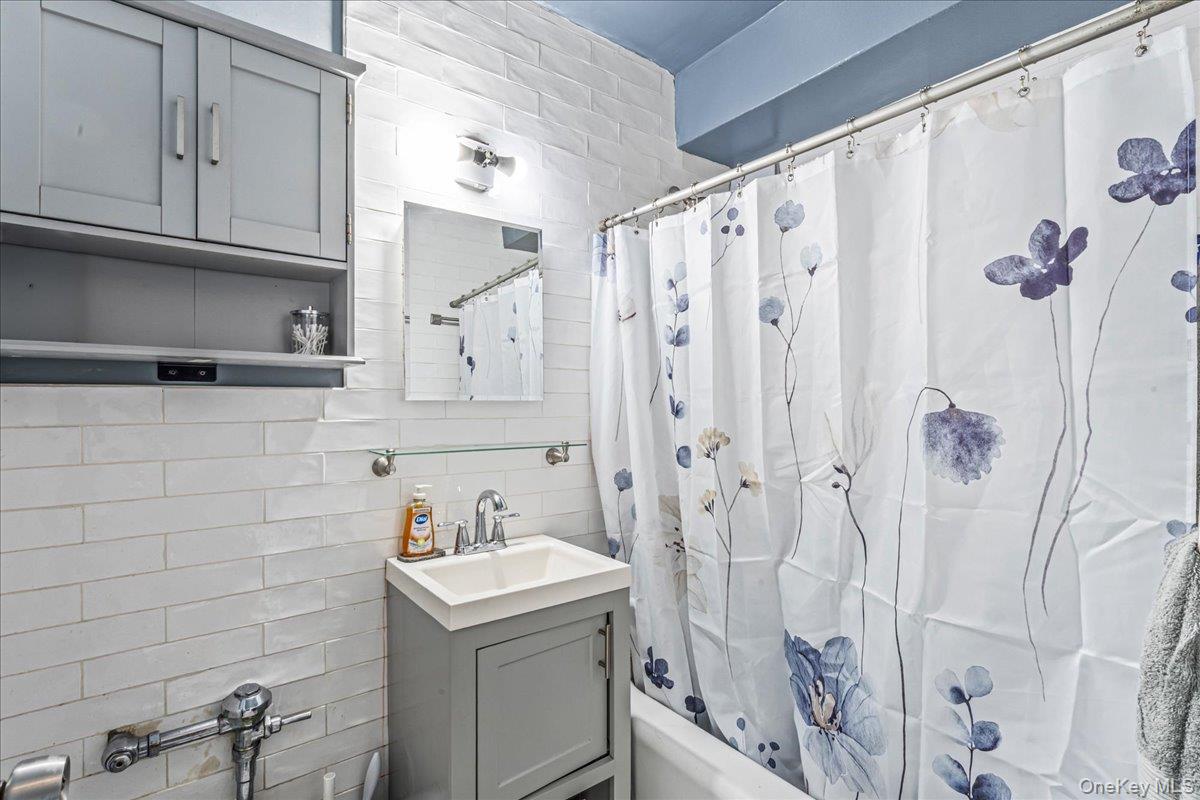 #9 photo, 50-21 39th Place, Sunnyside , NY 11104