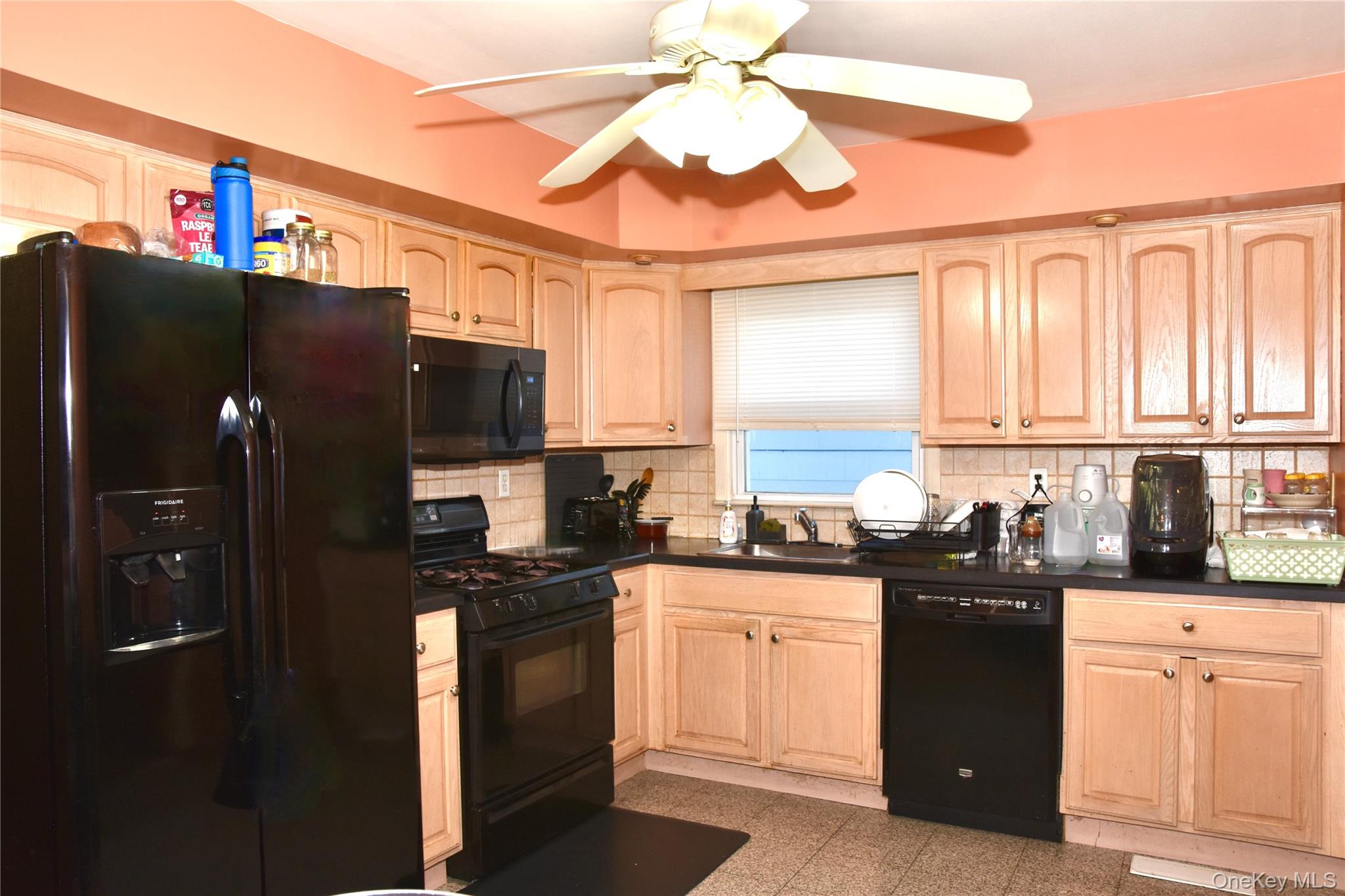 #5 photo, 242 Munro Boulevard, Valley Stream , NY 11581