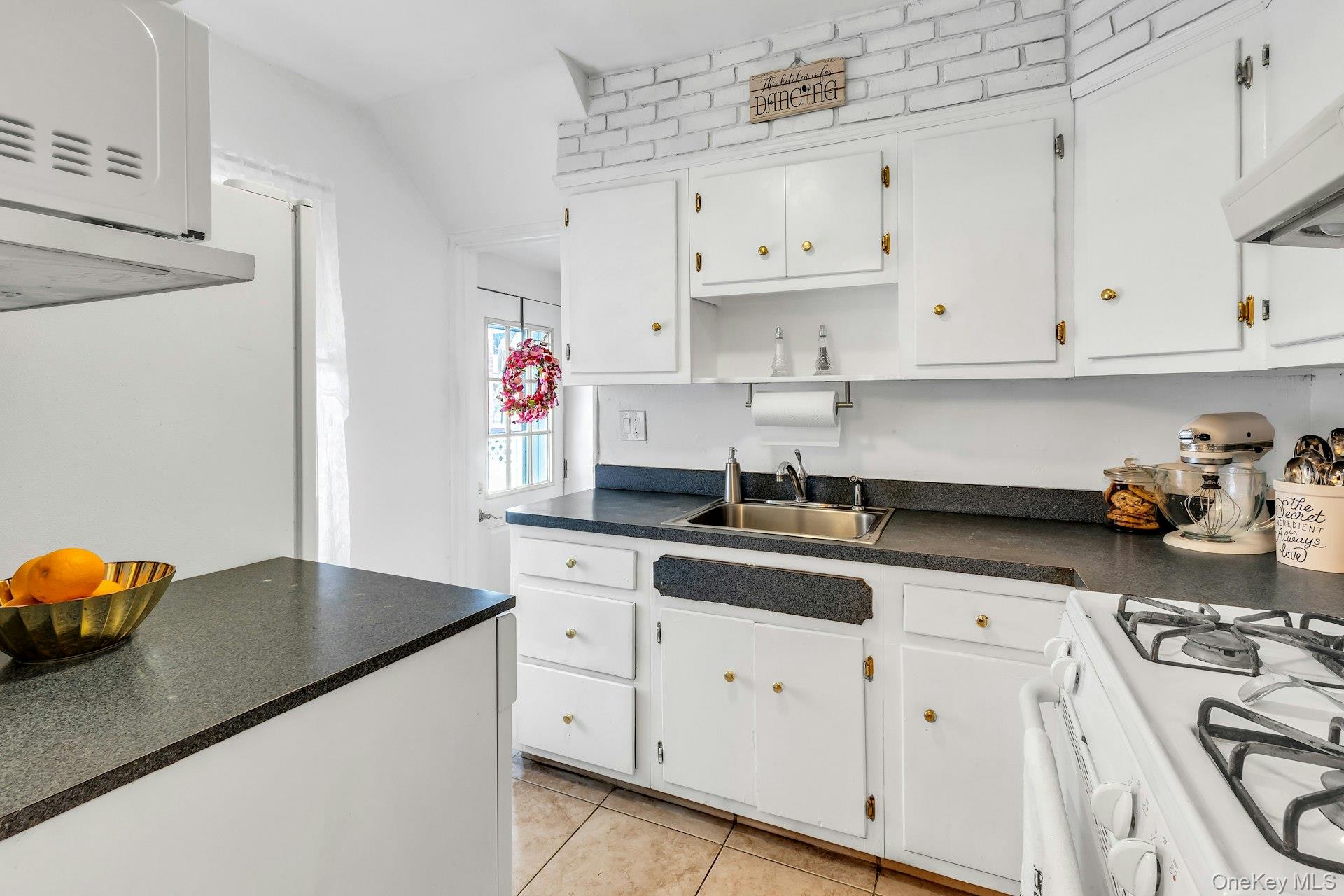 #9 photo, 20 Law Street, ナッソー郡 North Valley Stream , NY 11580