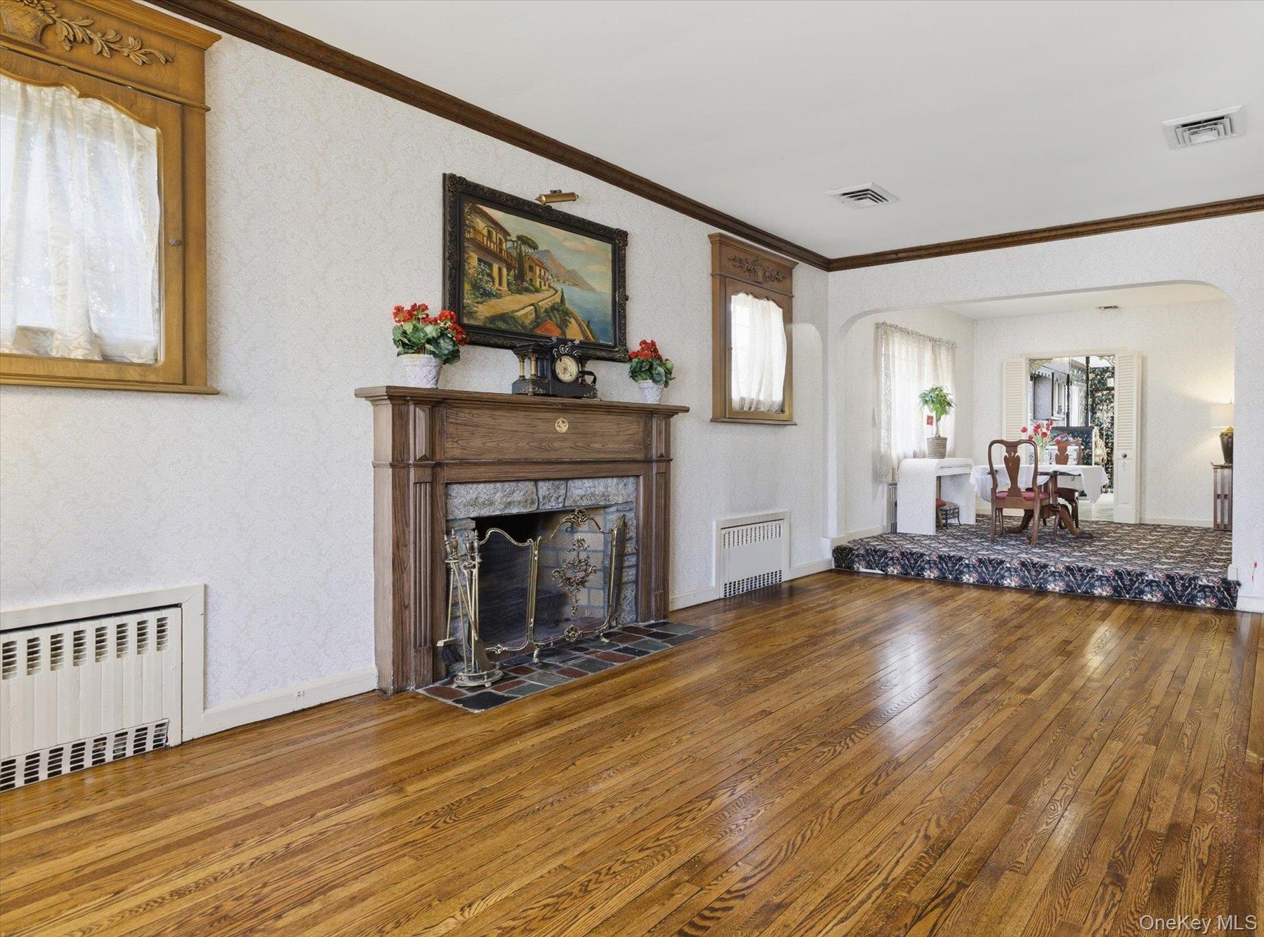 #10 photo, 360 Raymond Street, מחוז נסאו Rockville Centre , NY 11570