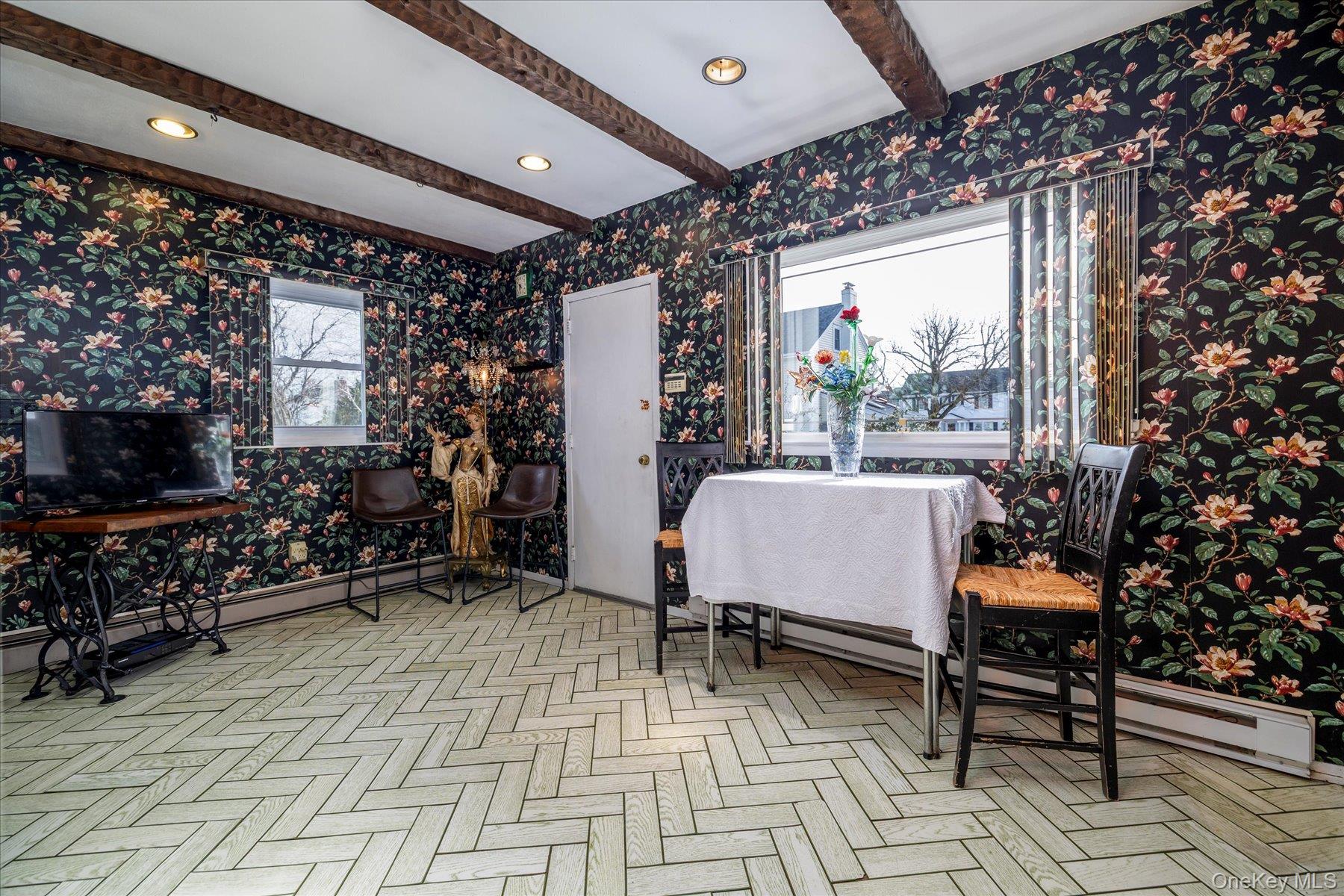 #15 photo, 360 Raymond Street, מחוז נסאו Rockville Centre , NY 11570