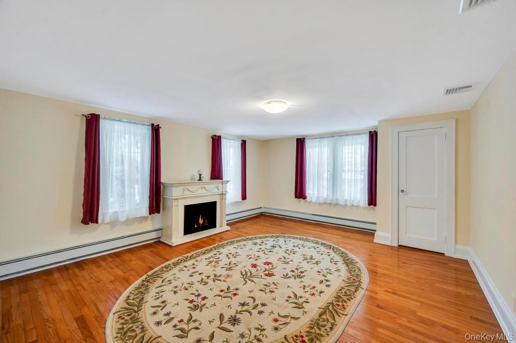 #2 photo, 147 Cleveland Avenue, Rockville Centre , NY 11570