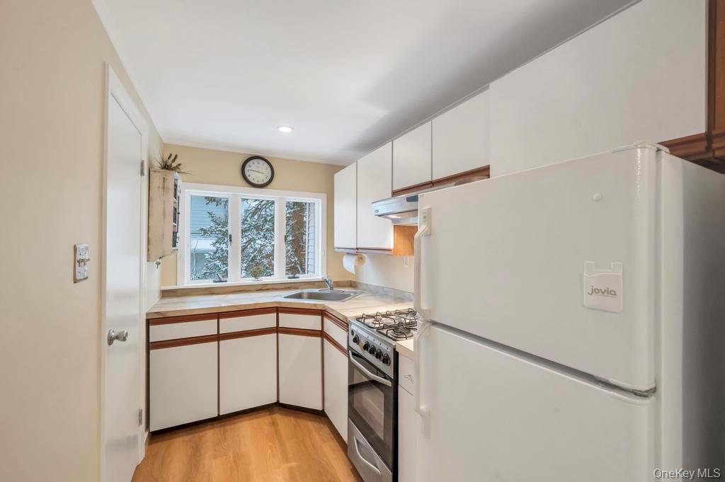 #7 photo, 147 Cleveland Avenue, Rockville Centre , NY 11570