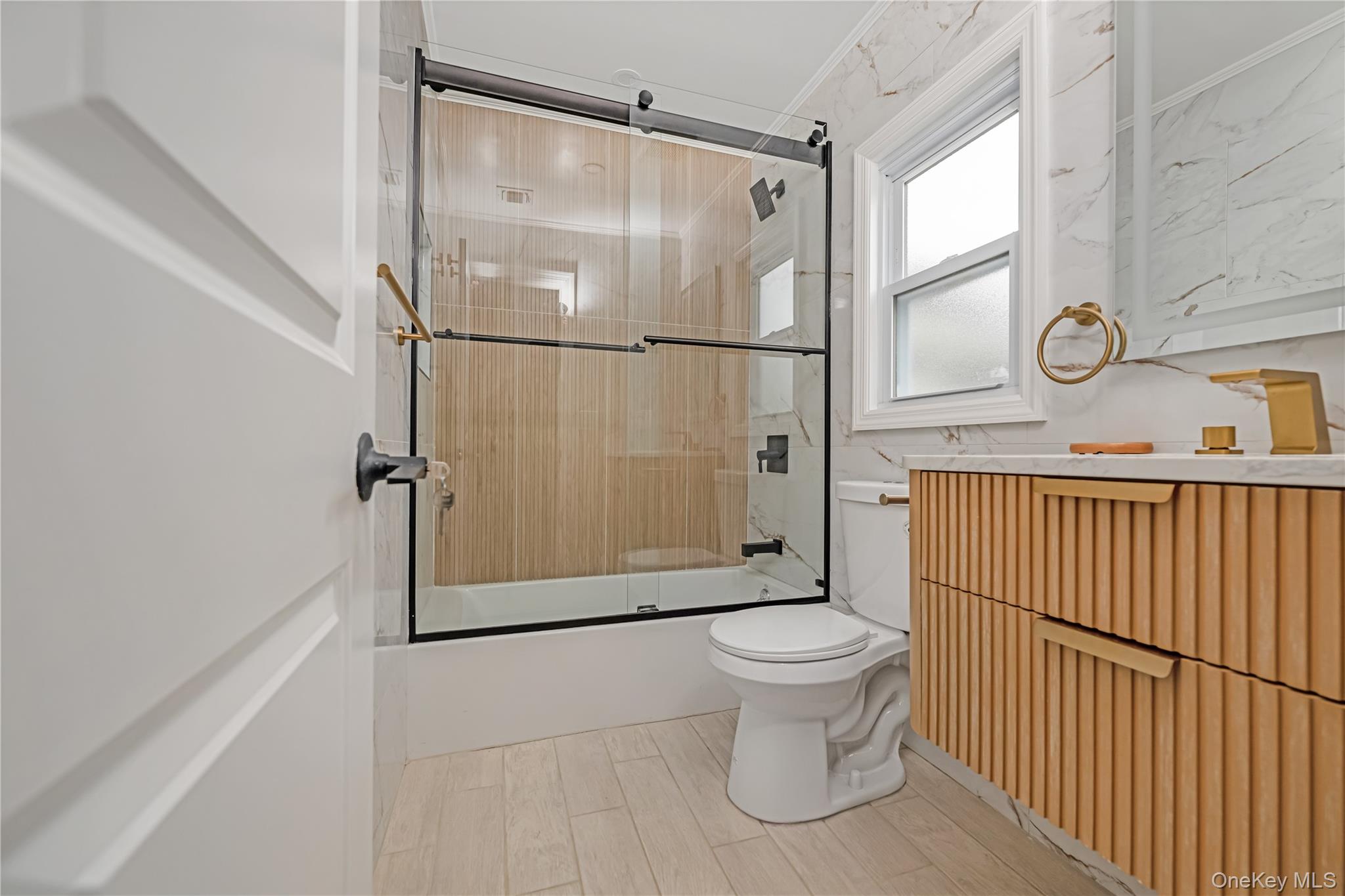 #10 photo, 1043 Delaware Avenue, Island Park , NY 11558