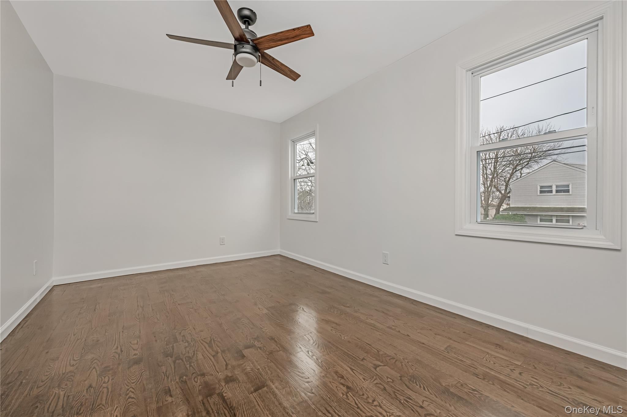 #11 photo, 1043 Delaware Avenue, Island Park , NY 11558