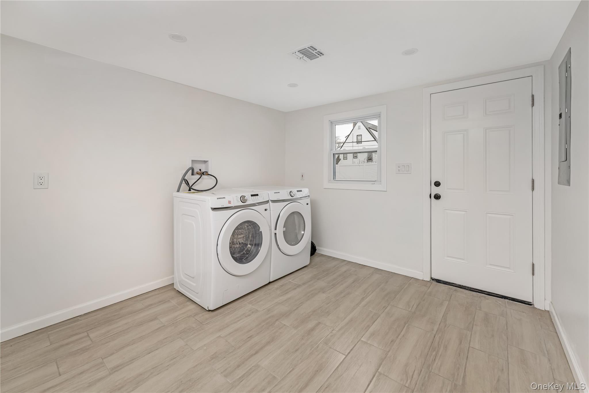 #14 photo, 1043 Delaware Avenue, Island Park , NY 11558