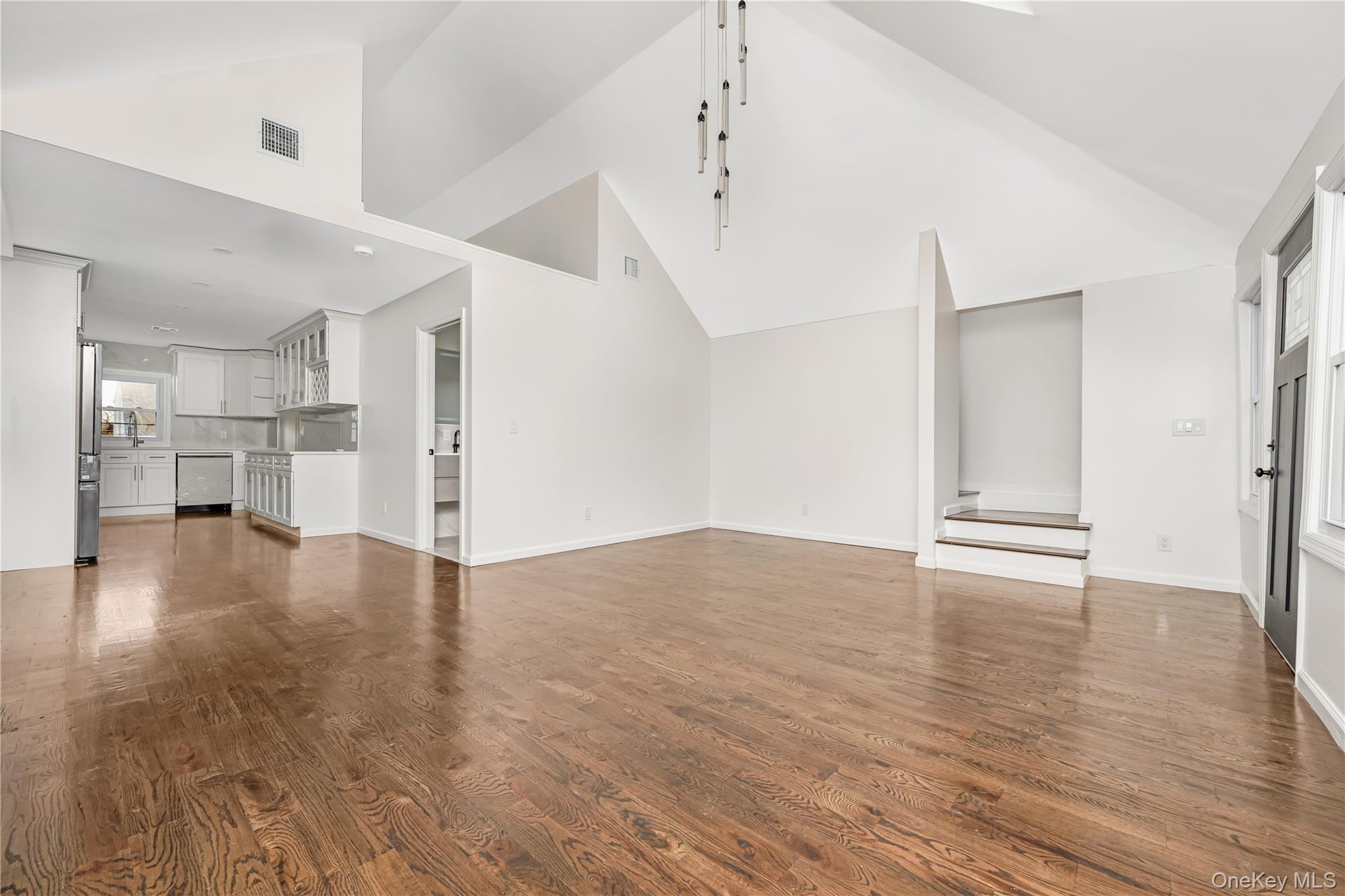 #4 photo, 1043 Delaware Avenue, Island Park , NY 11558