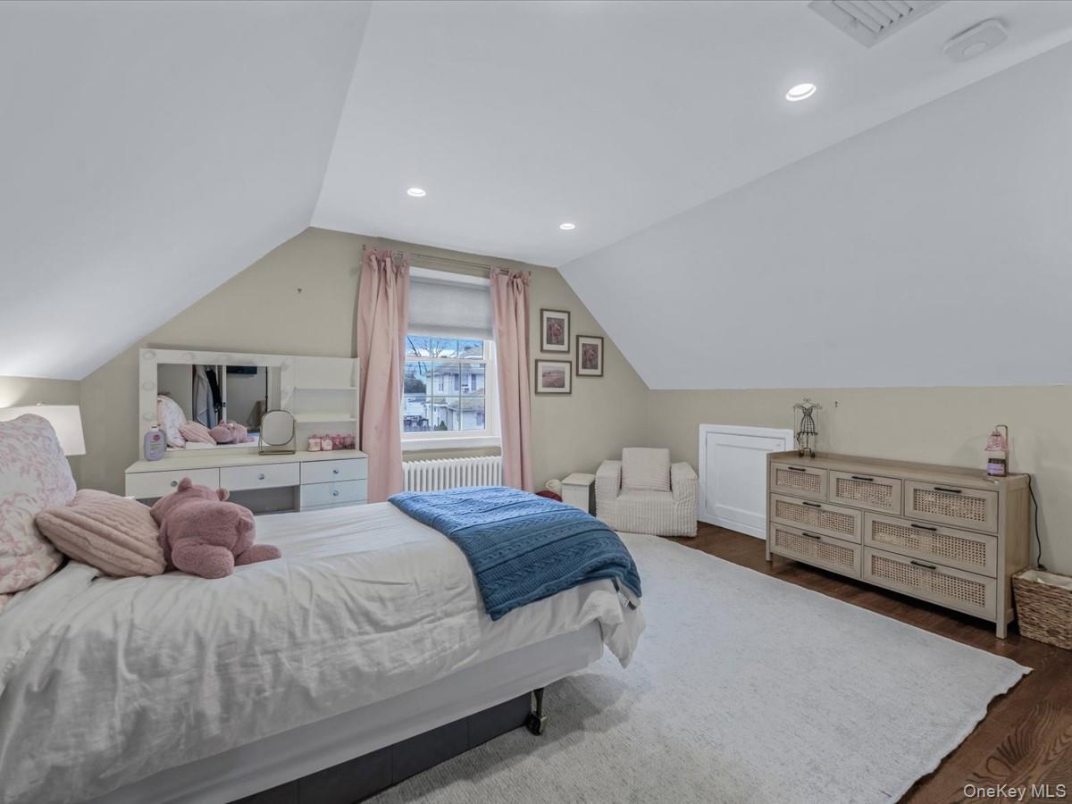 #14 photo, 1896 Russell Street, Bellmore , NY 11710