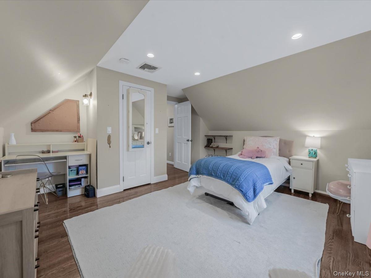 #15 photo, 1896 Russell Street, Bellmore , NY 11710