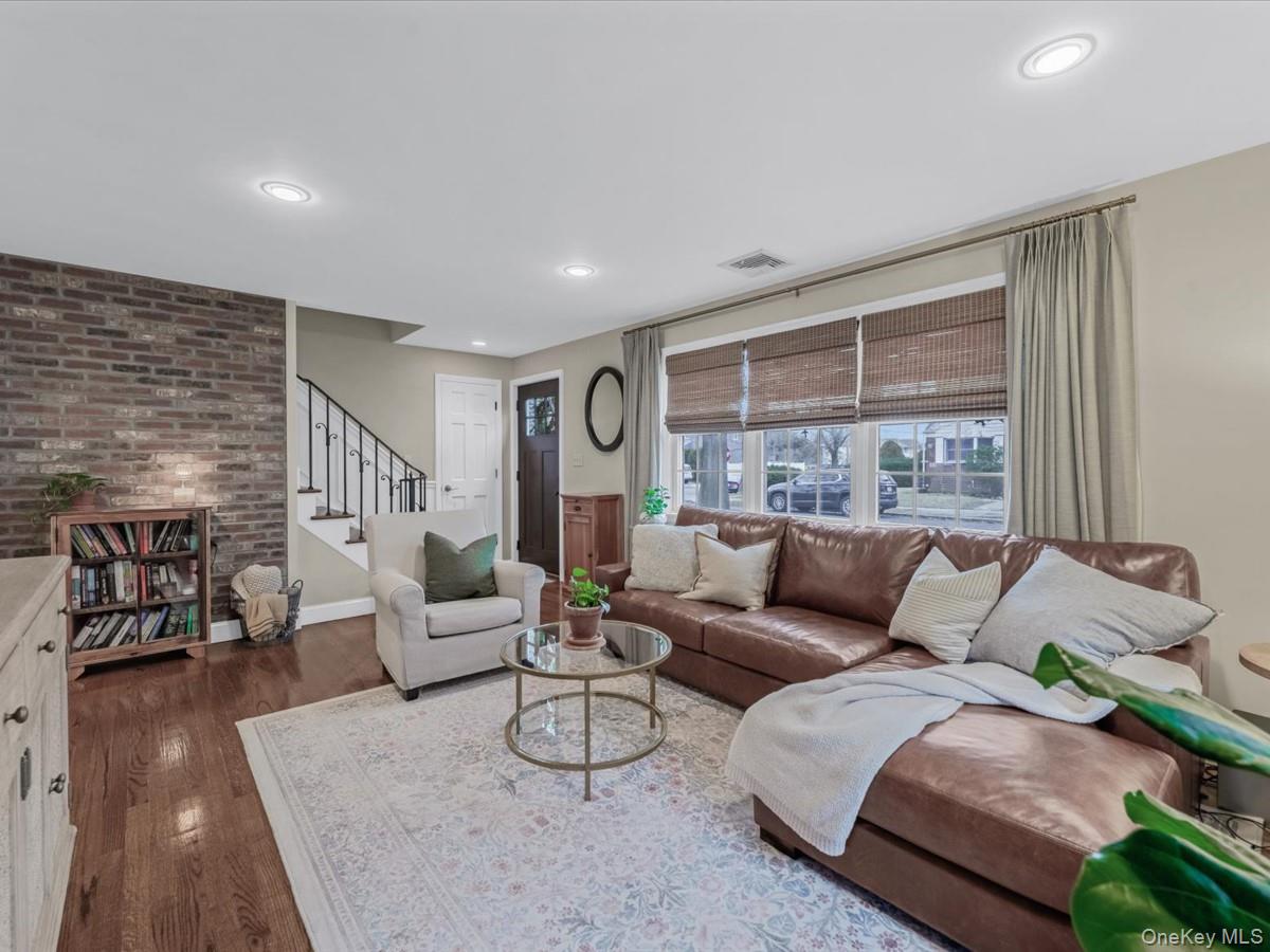 #6 photo, 1896 Russell Street, Bellmore , NY 11710