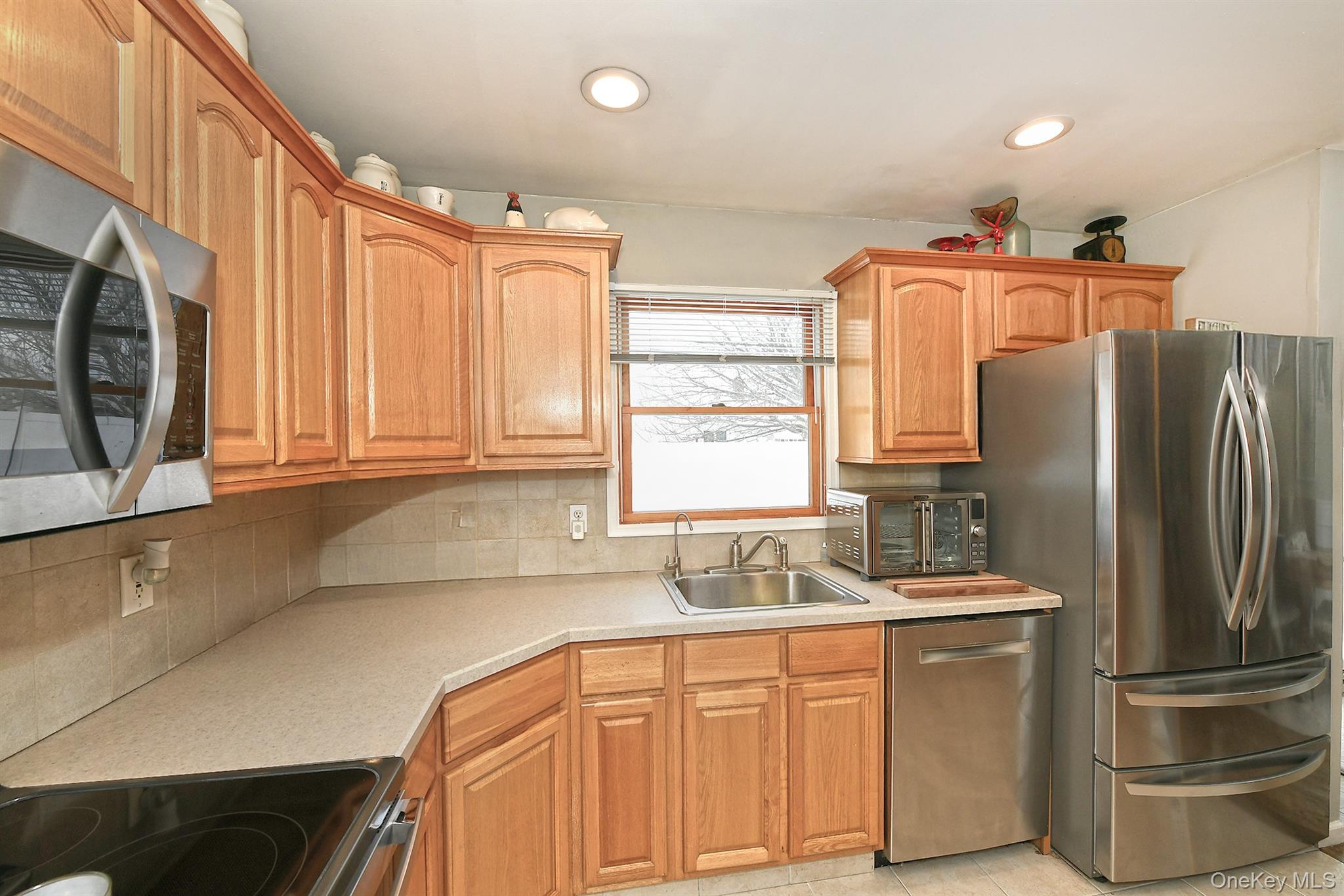 #14 photo, 18 Vassar Lane, Hicksville , NY 11801