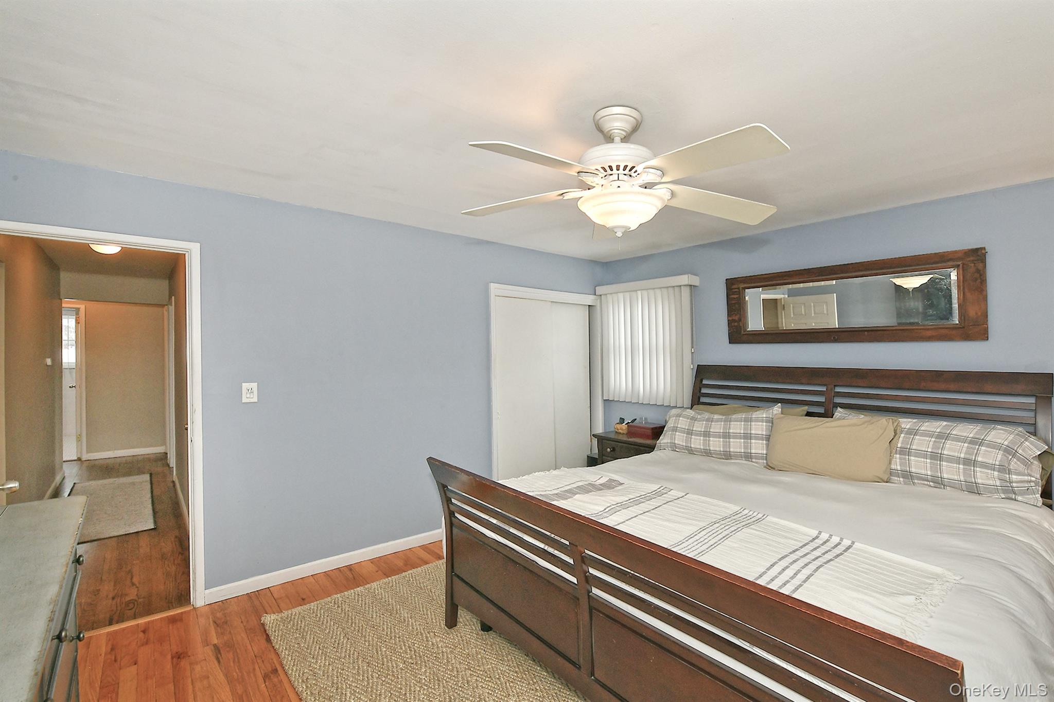 #16 photo, 18 Vassar Lane, Hicksville , NY 11801