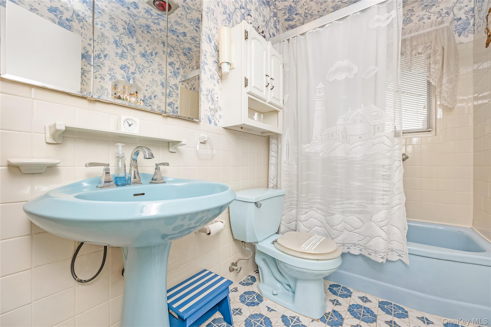 #13 photo, 49 Amherst Drive, 롱 아일랜드 Massapequa , NY 11758