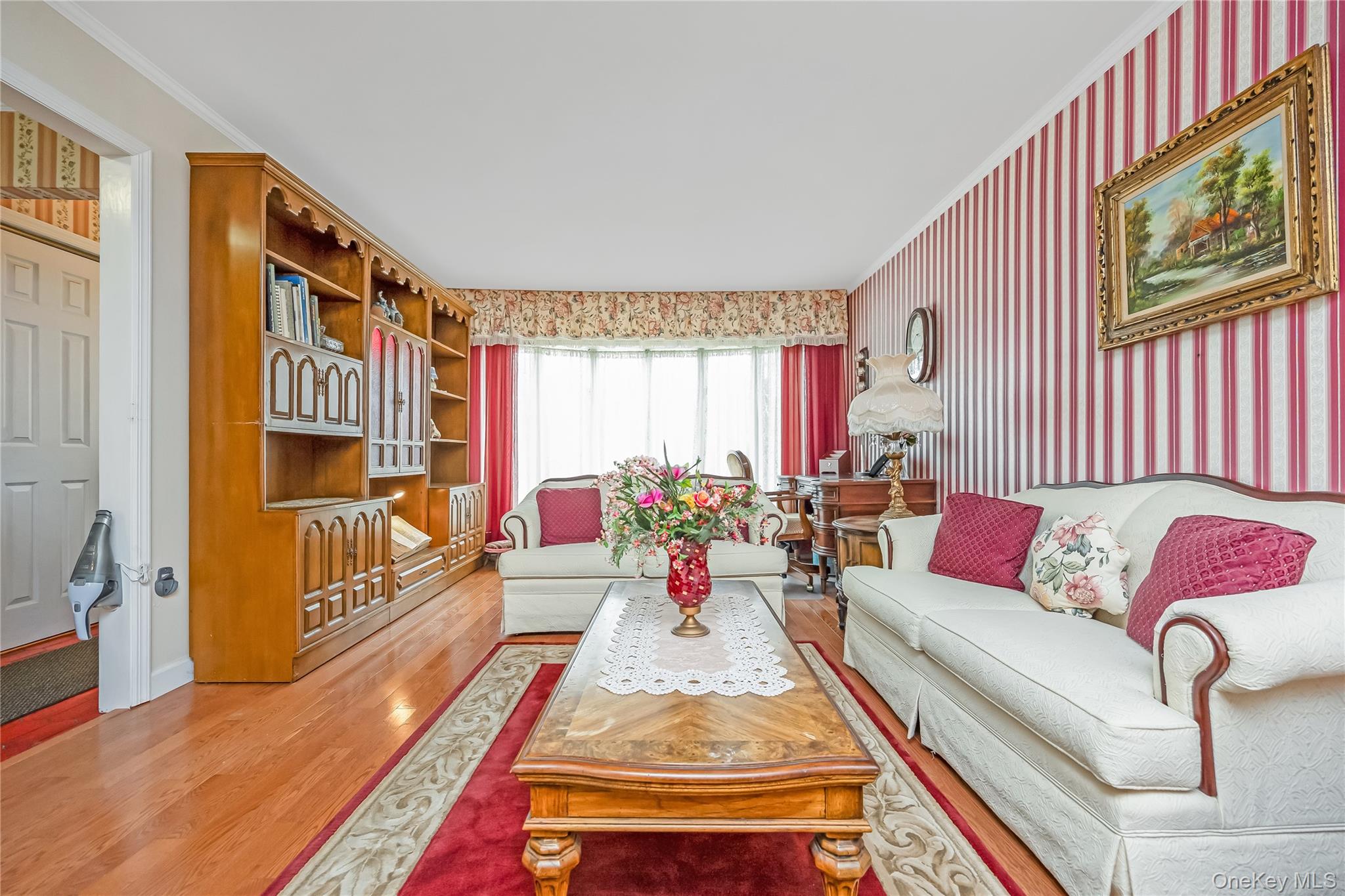 #6 photo, 49 Amherst Drive, 롱 아일랜드 Massapequa , NY 11758