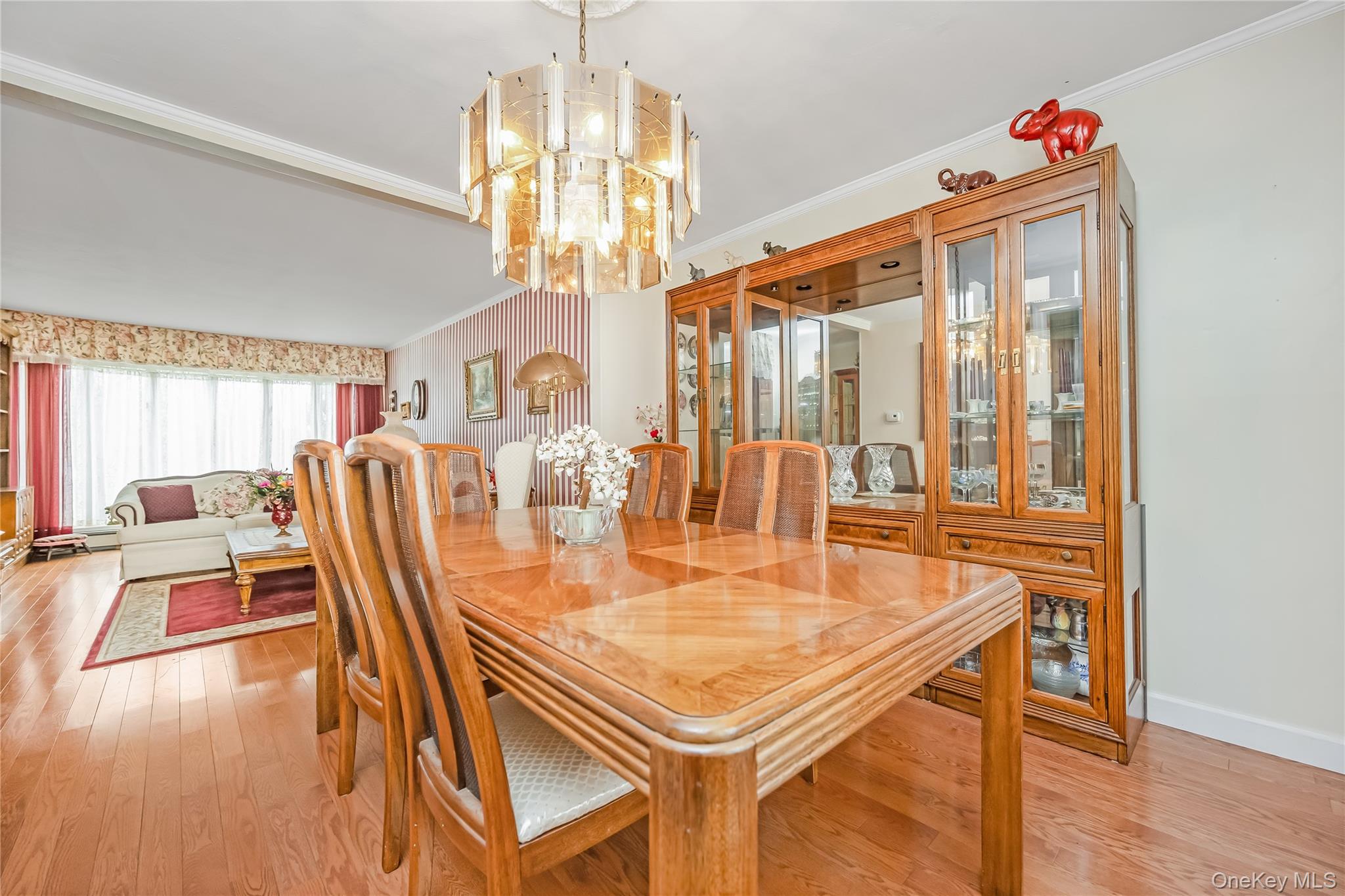 #8 photo, 49 Amherst Drive, 롱 아일랜드 Massapequa , NY 11758