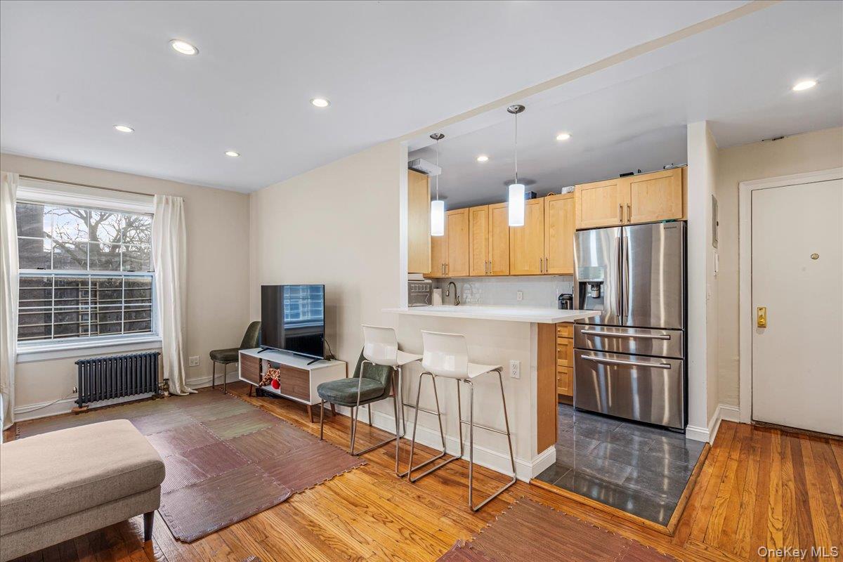 #2 photo, 30-47 Hobart Street, Woodside , NY 11377