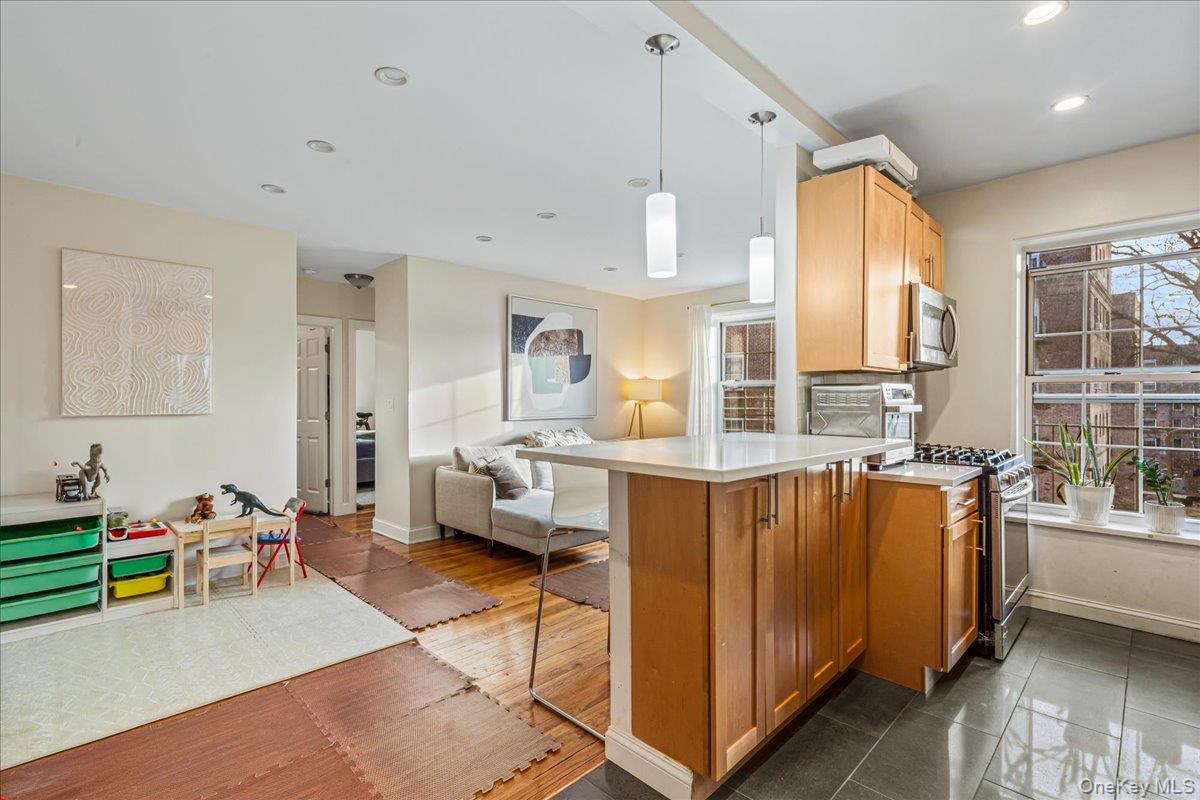 #3 photo, 30-47 Hobart Street, Woodside , NY 11377