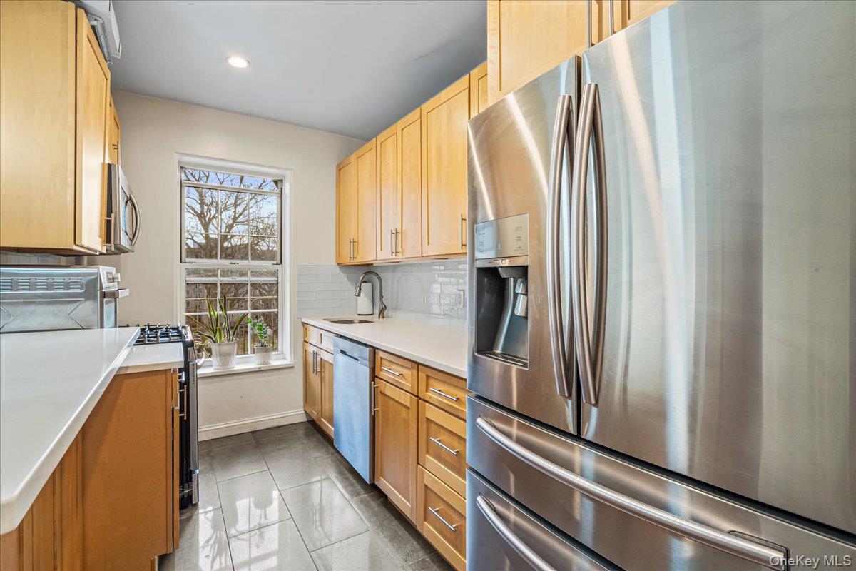 #4 photo, 30-47 Hobart Street, Woodside , NY 11377