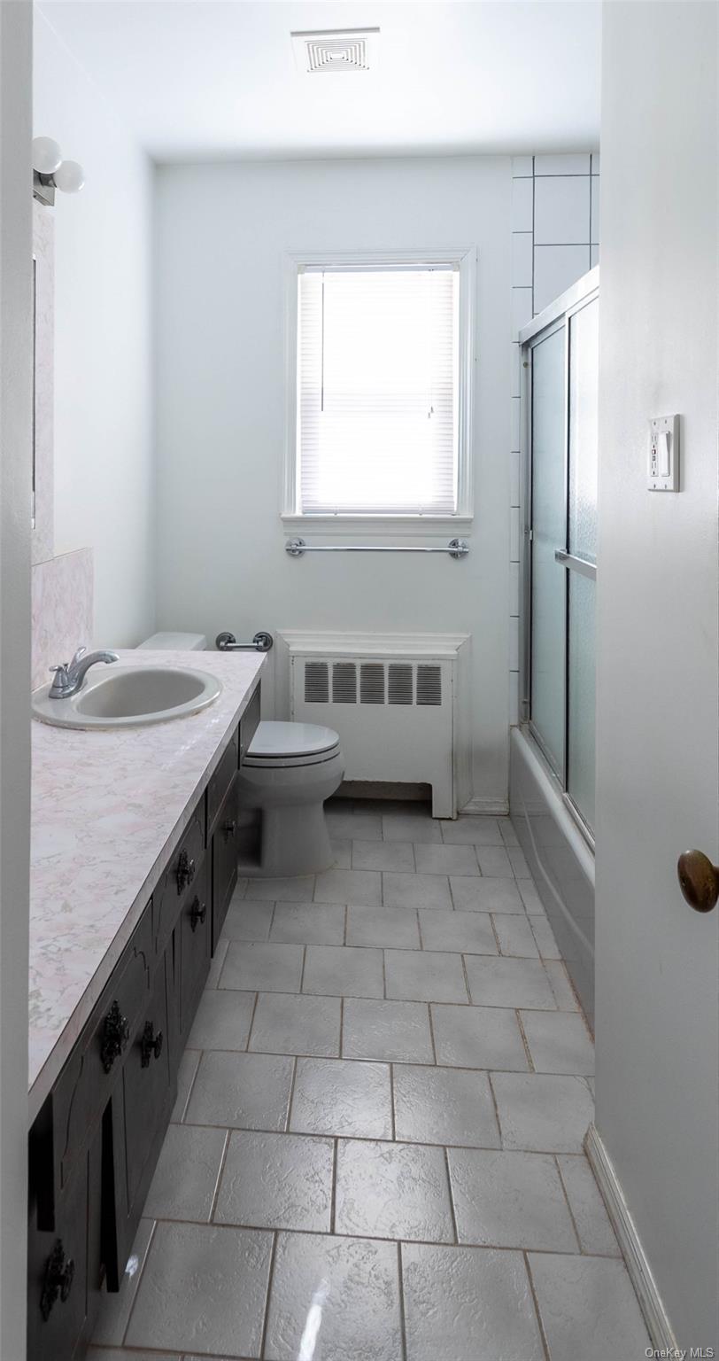 #19 photo, 106 Powell Court, North Babylon , NY 11703