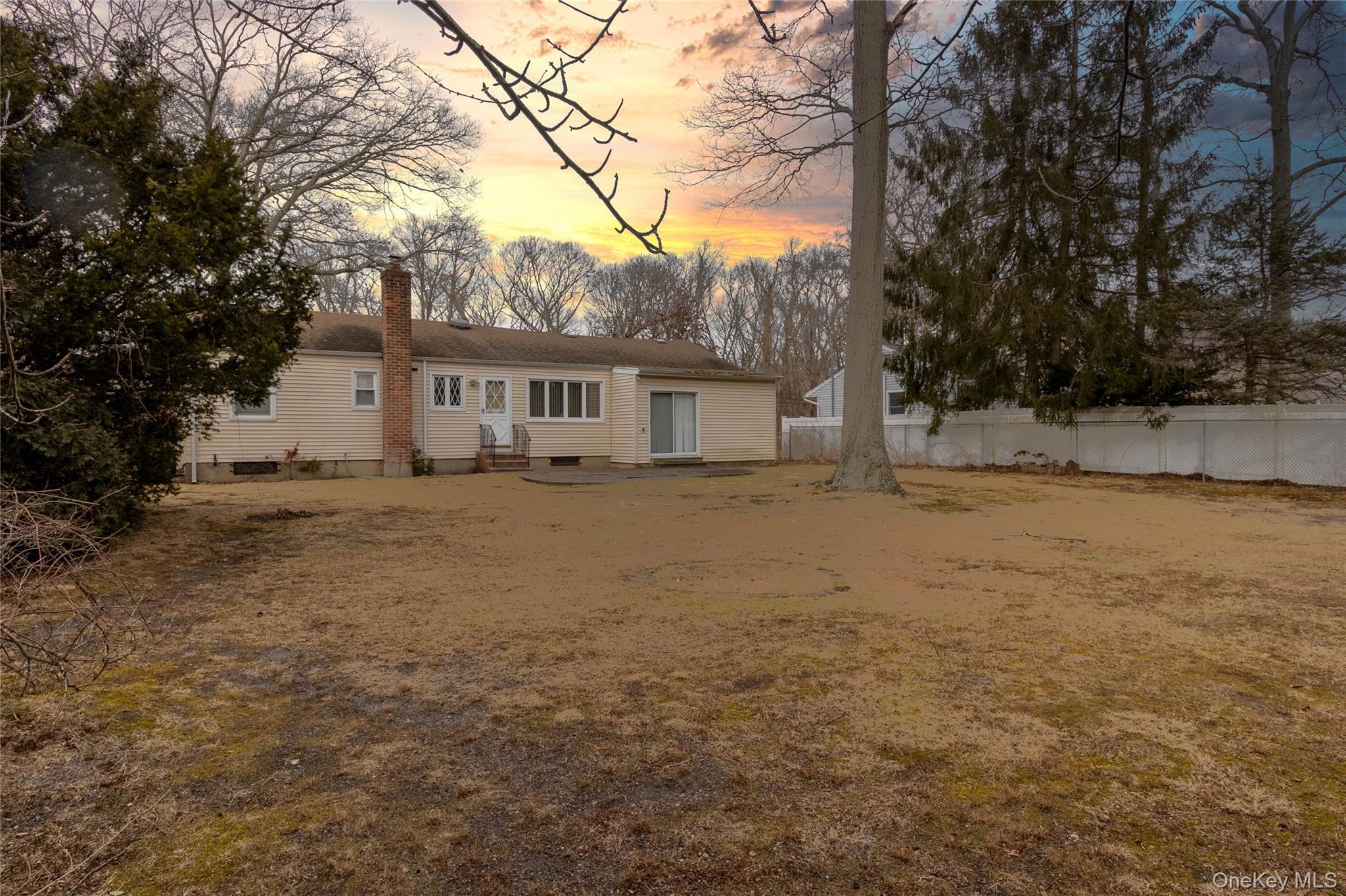 #5 photo, 106 Powell Court, North Babylon , NY 11703