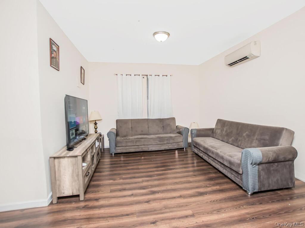 #10 photo, 1406 White Plains Road, הברונקס Bronx , NY 10462