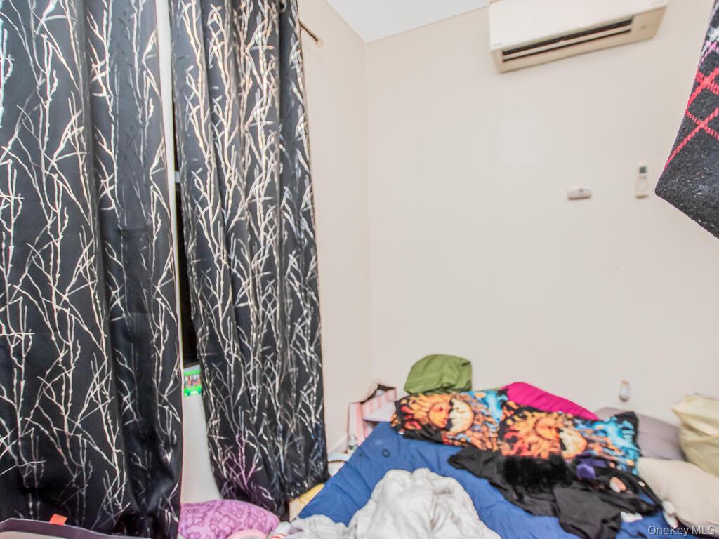 #13 photo, 1406 White Plains Road, הברונקס Bronx , NY 10462