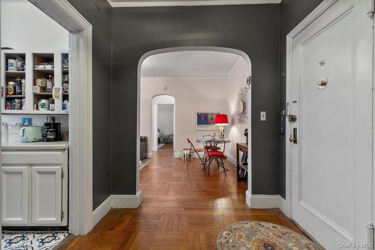 #6 photo, 854 W 181st Street, New York (Manhattan) , NY 10033