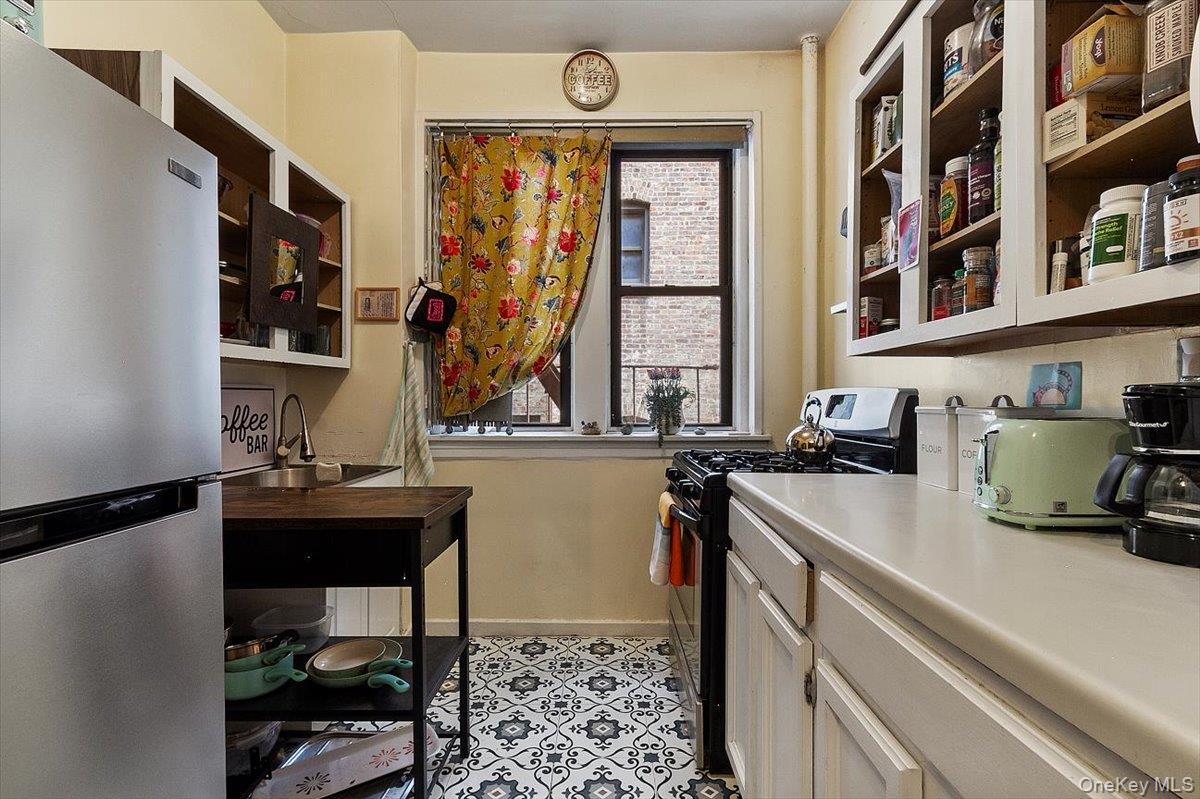 #7 photo, 854 W 181st Street, New York (Manhattan) , NY 10033