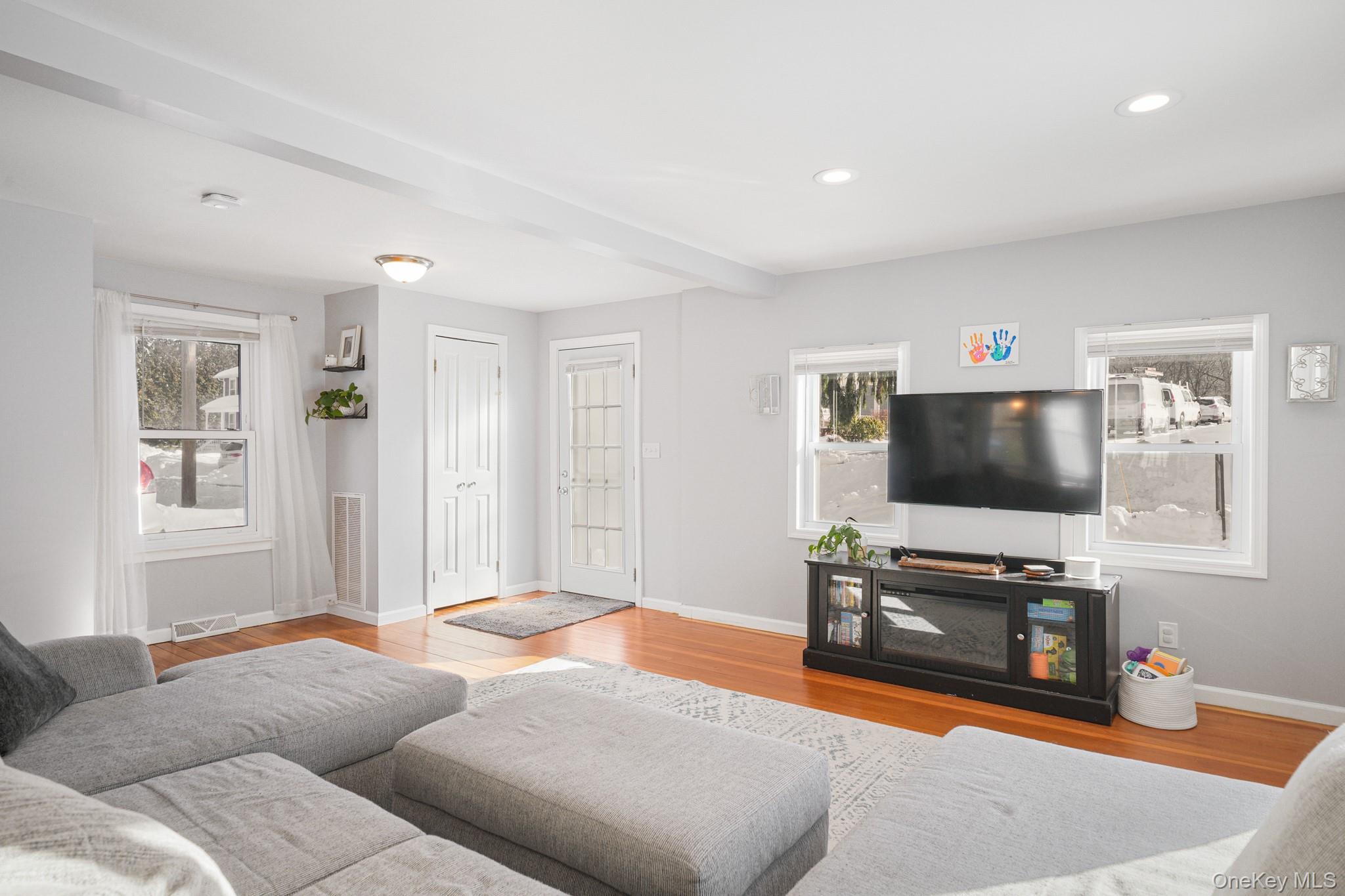 #10 photo, 27 Liberty Street, Chelsea , NY 12512